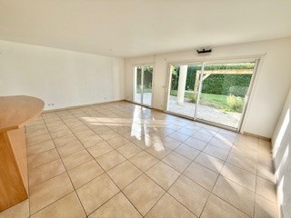 A VENDRE, T4 Divonne les Bains 01220 CENTRE VILLE avec jardin, garage, parking — photo 6