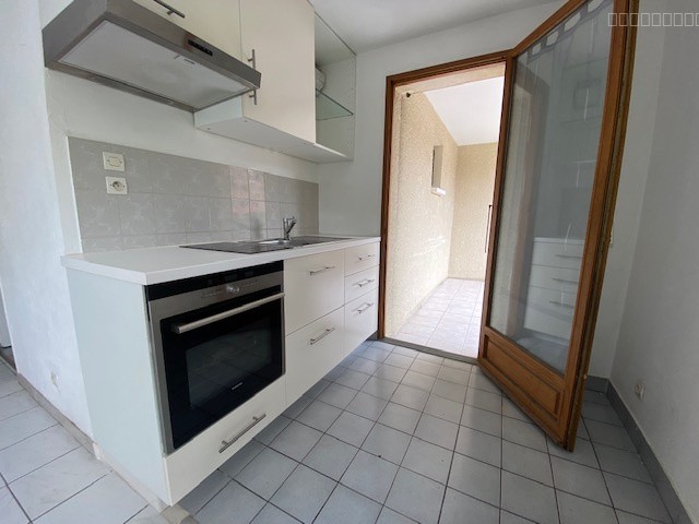 GEX 01170, studio loué avec balcon et cave — photo 3