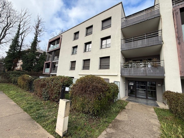 Divonne les Bains, très beau T2 meublé RDJ avec garage à louer — photo 9
