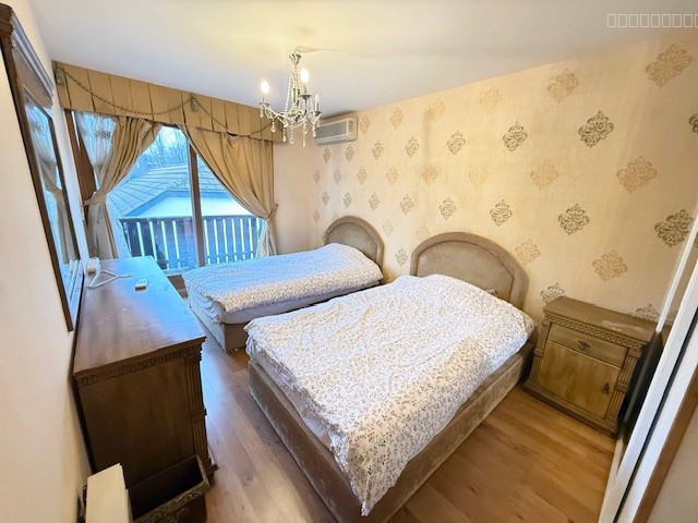 Divonne les Bains 01220, T7 (6 chambres), avec jardin et 2 garages — photo 15