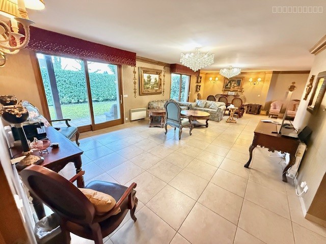 Divonne les Bains 01220, T7 (6 chambres), avec jardin et 2 garages — photo 7