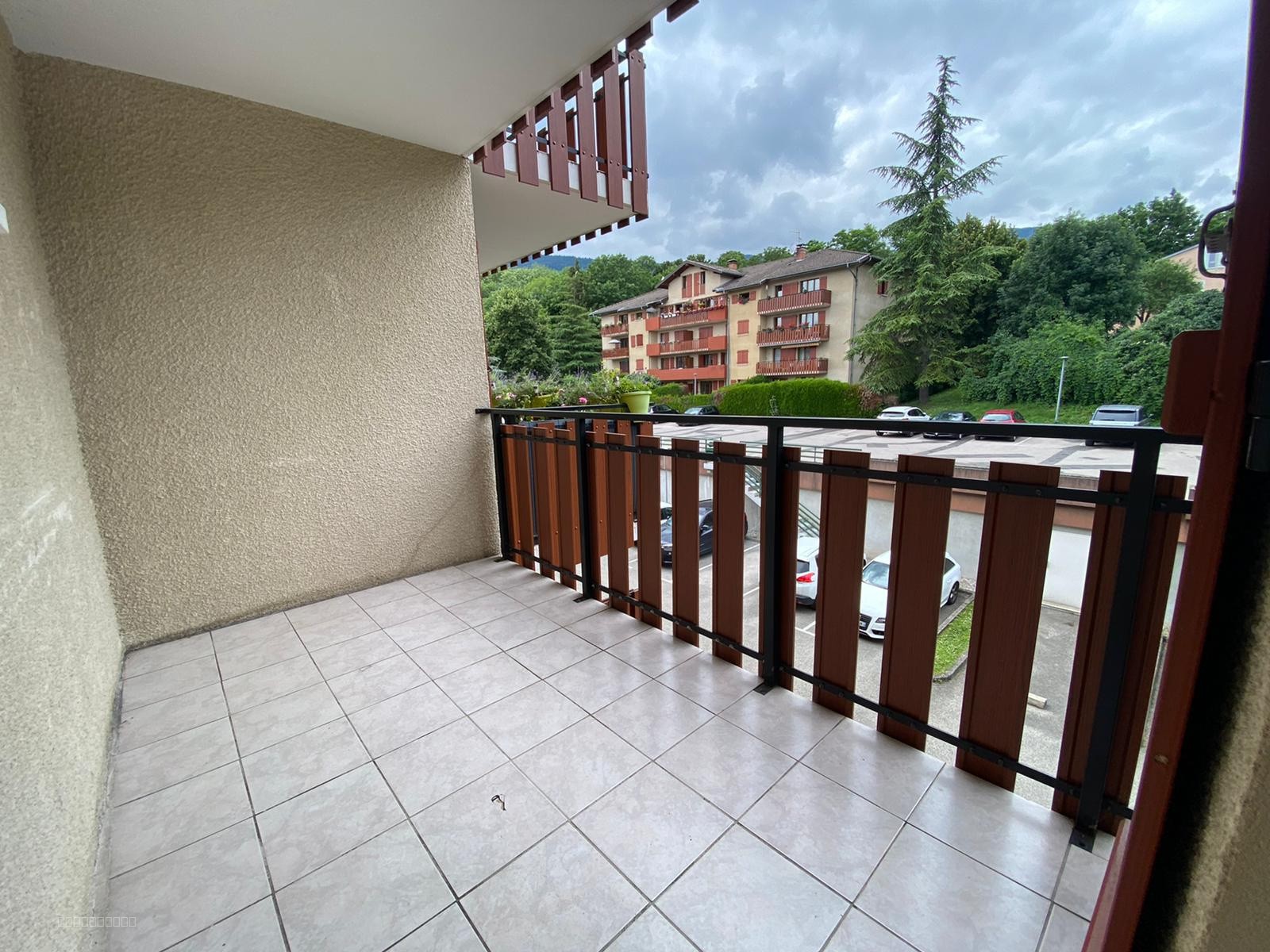 GEX 01170, studio loué avec balcon et cave — photo 2