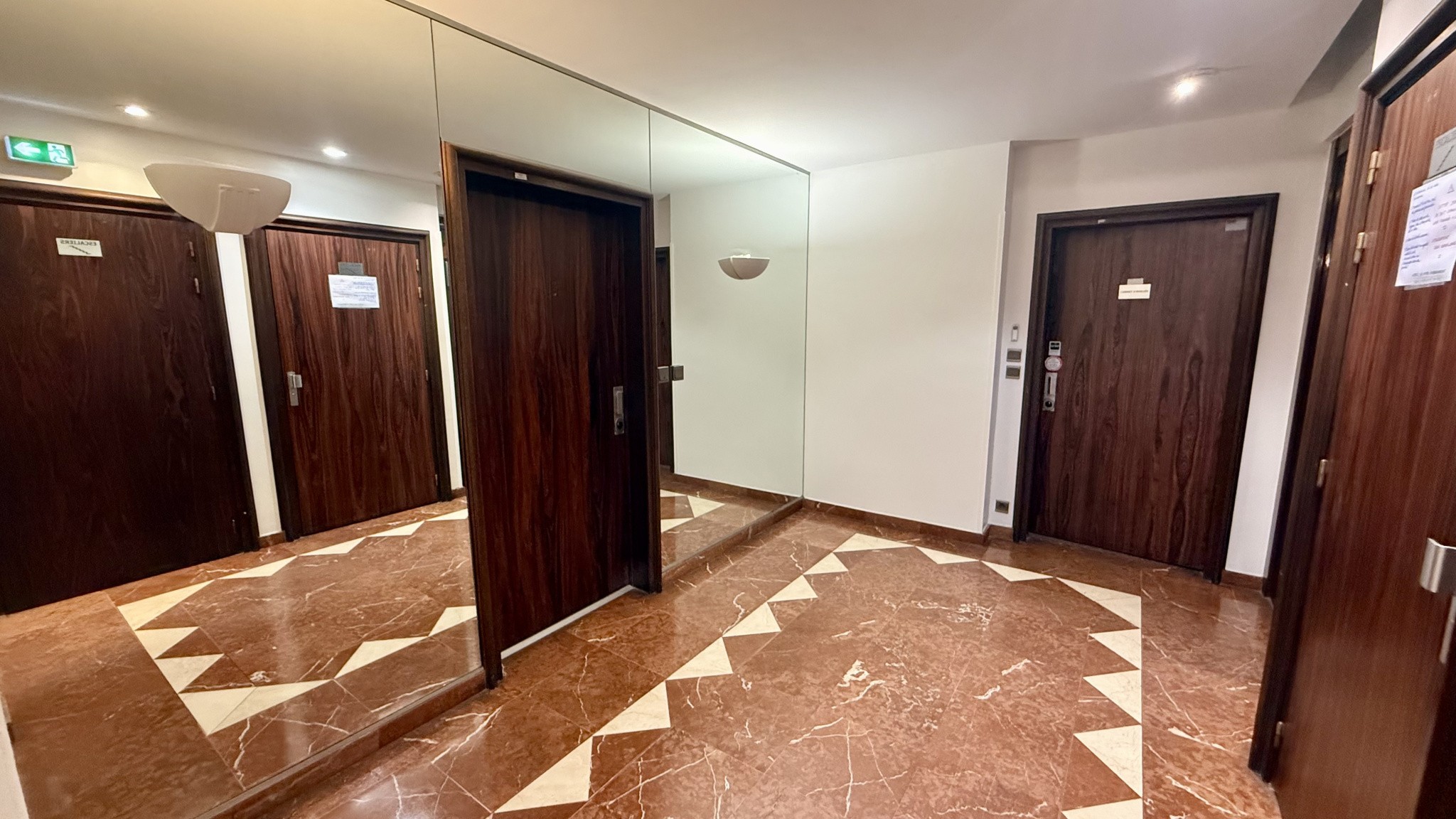 Local Commercial, destination mixte - Compans Caffarelli — photo 4