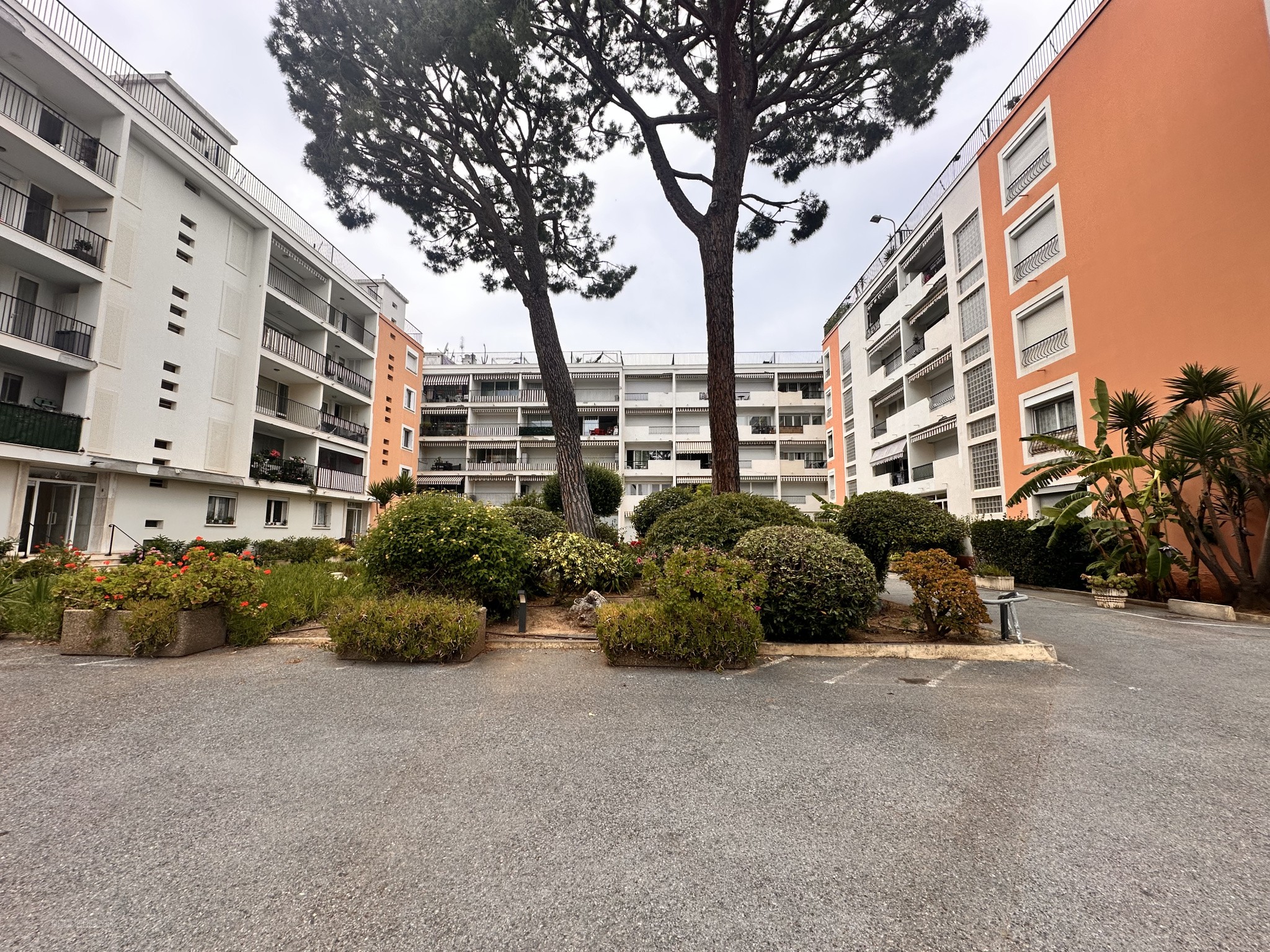 Roquebrune Cap Martin, Plage   joli 2 pièces avec balcon, cave et parking, proche gare et commerces — photo 14