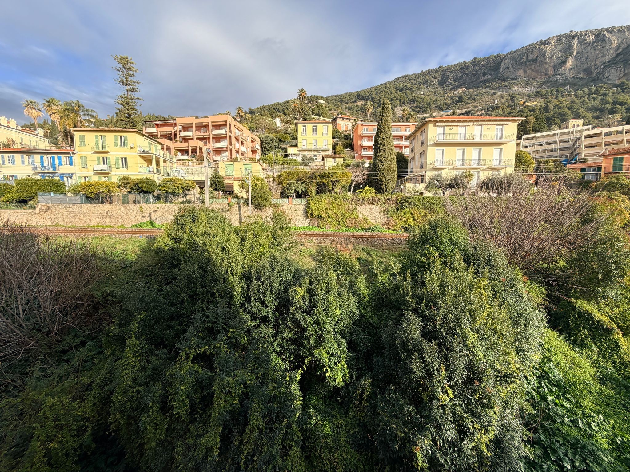 Menton Garavan   Appartement 3 pièces 74,26 m2 à rénover. Terrasse, cave, parking privatif. Fort potentiel! — photo 14