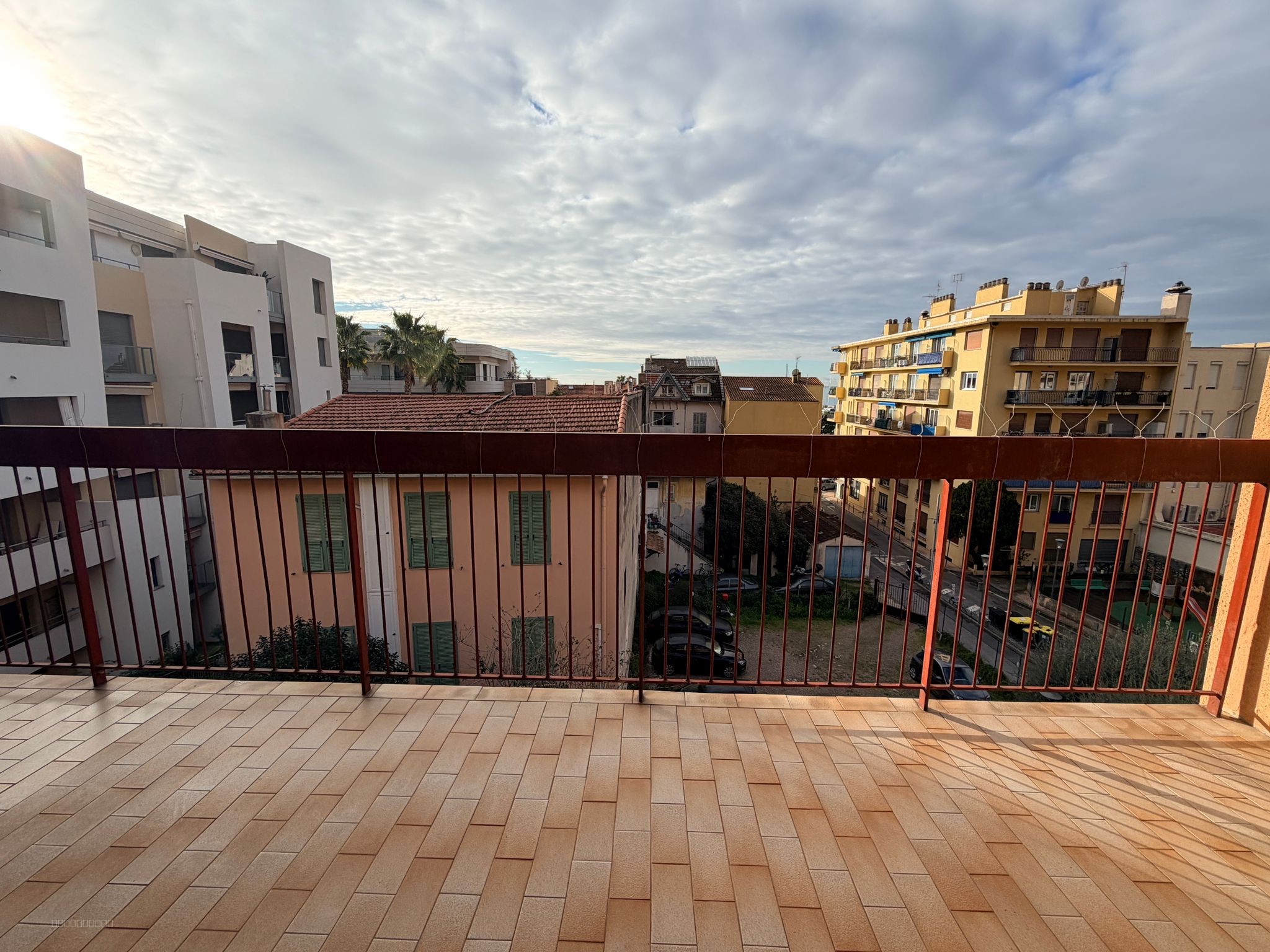 Menton Garavan   Appartement 3 pièces 74,26 m2 à rénover. Terrasse, cave, parking privatif. Fort potentiel! — photo 8