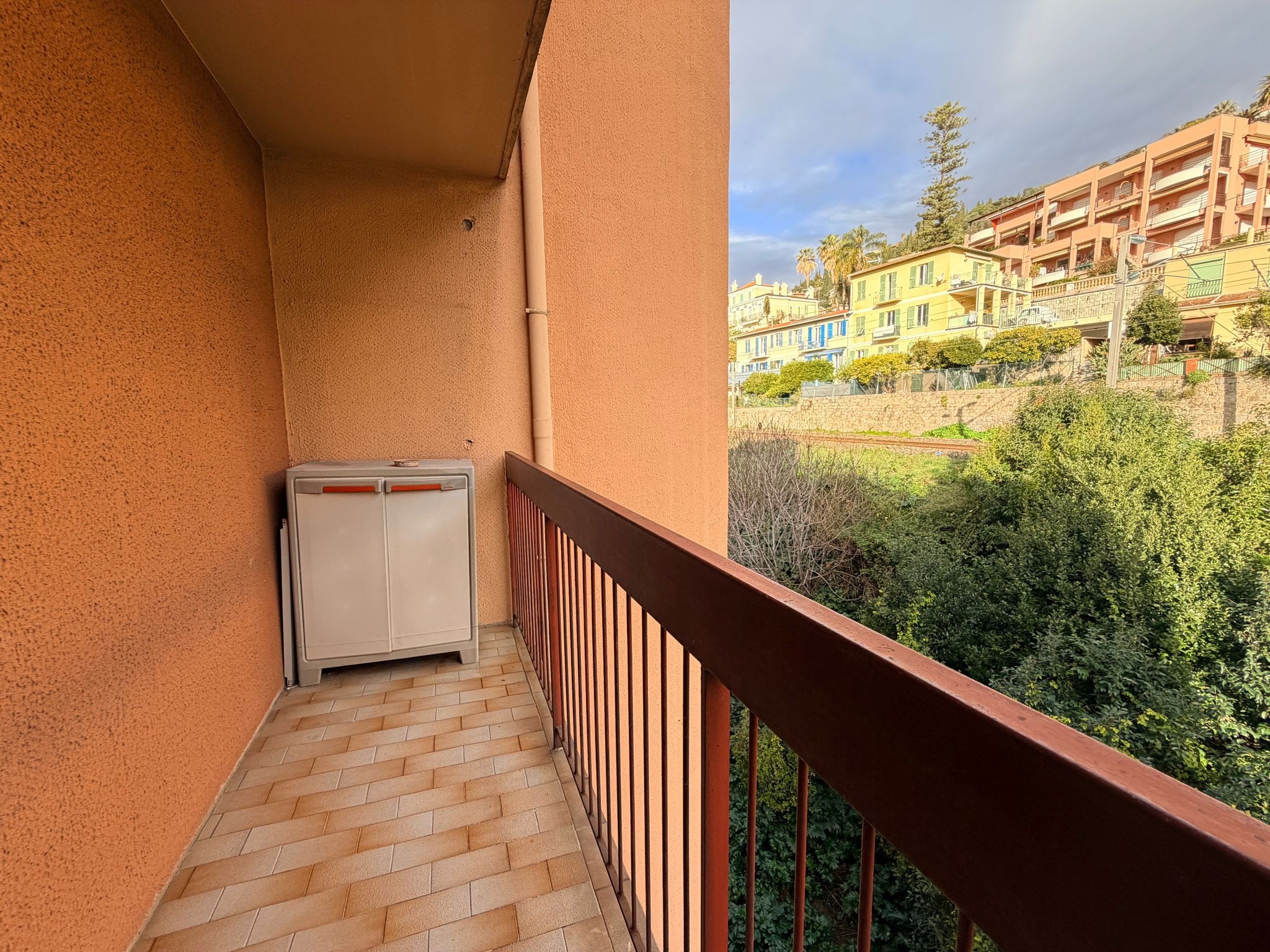 Menton Garavan   Appartement 3 pièces 74,26 m2 à rénover. Terrasse, cave, parking privatif. Fort potentiel! — photo 13