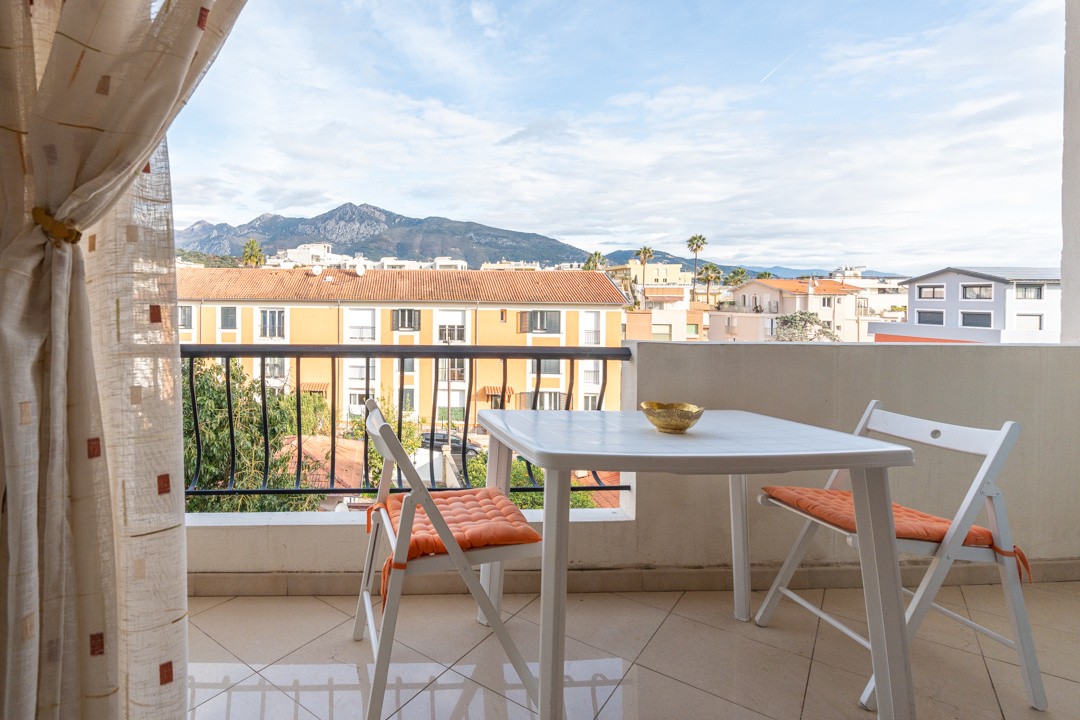 Roquebrune Cap Martin, Plage   joli 2 pièces avec balcon, cave et parking, proche gare et commerces — photo 10