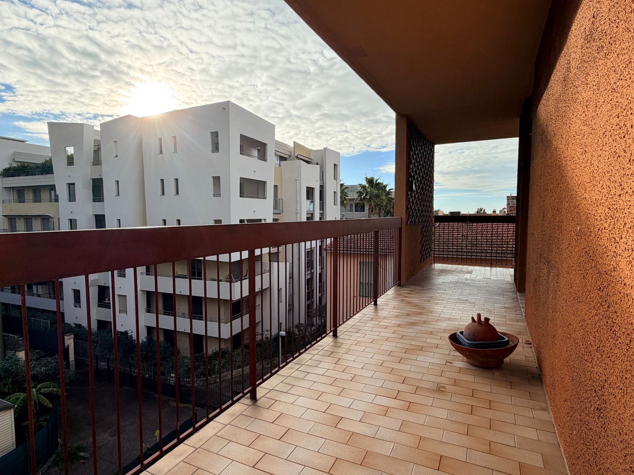 Menton Garavan   Appartement 3 pièces 74,26 m2 à rénover. Terrasse, cave, parking privatif. Fort potentiel! — photo 18