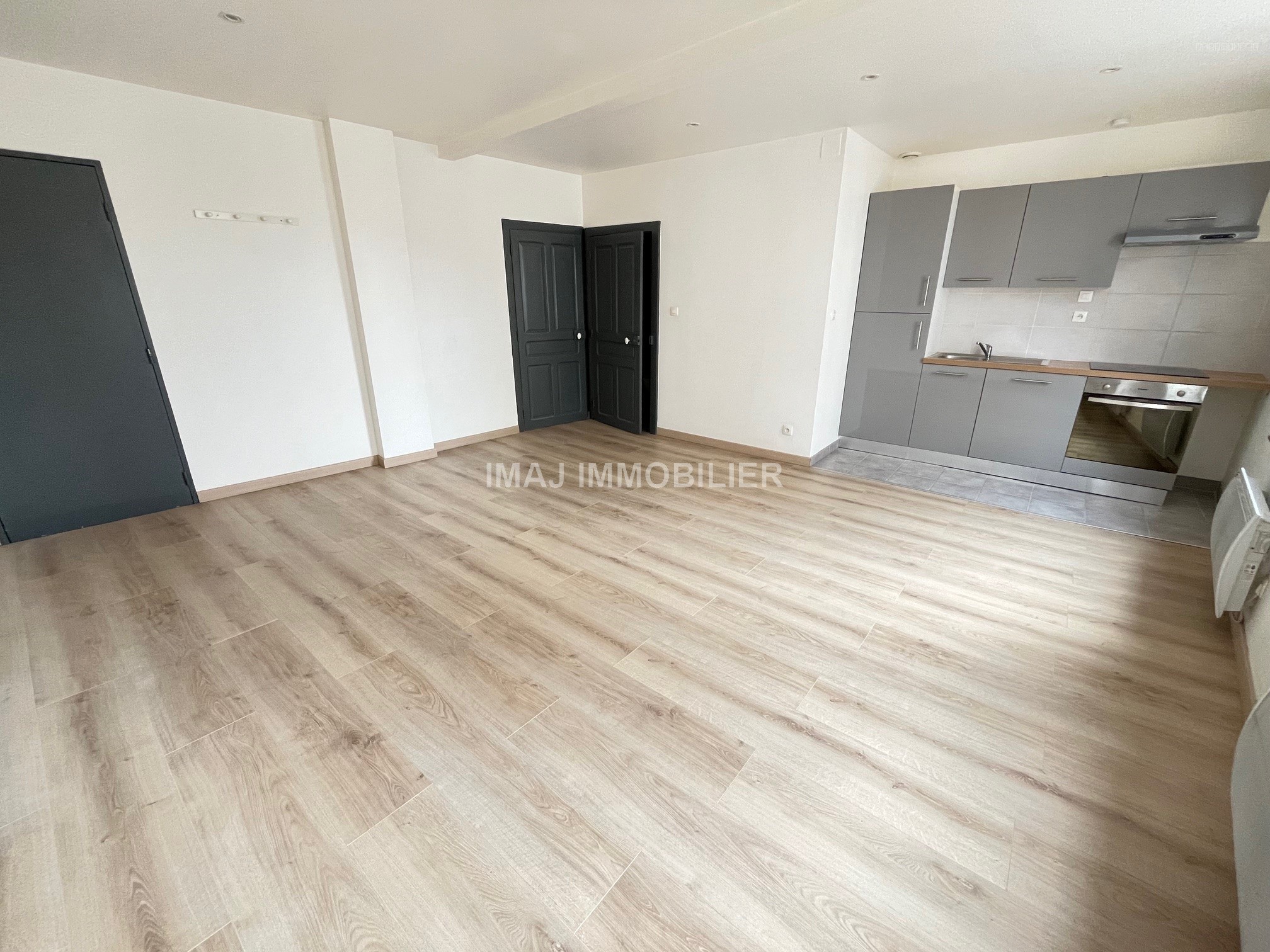 Bruyères, appartement F2 rénové — photo 3