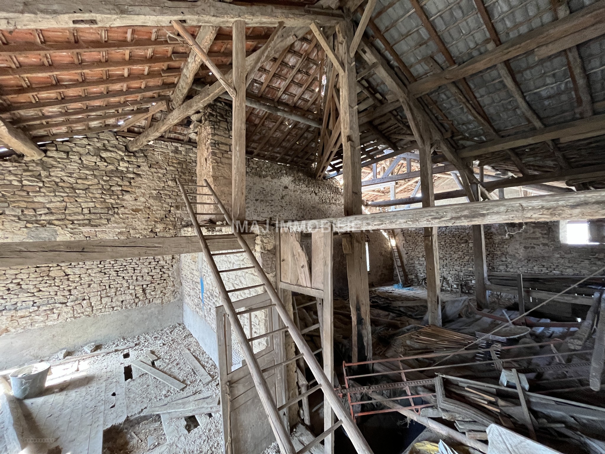Maison à rénover - 10 pièces avec dépendances — photo 10