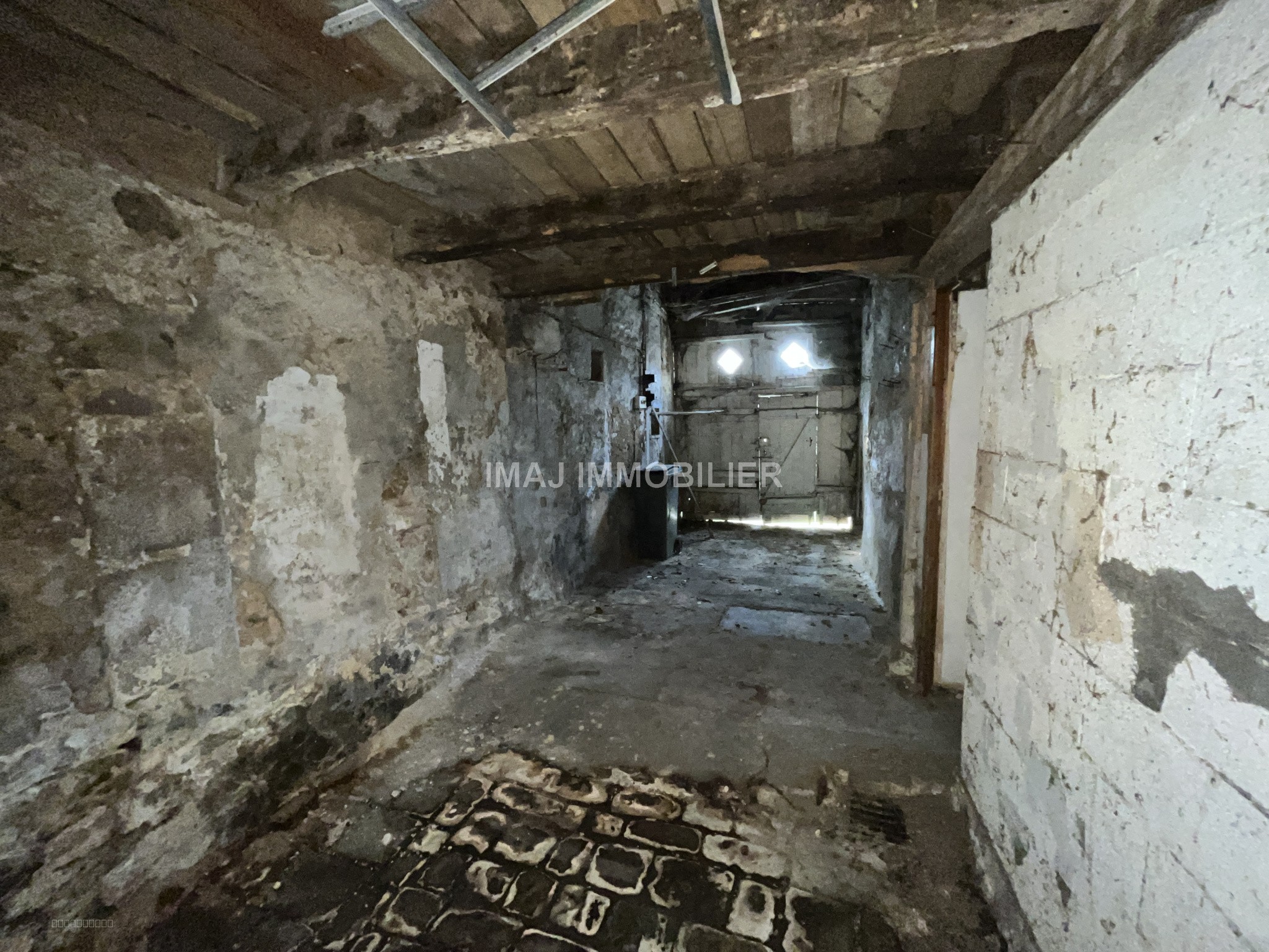Maison à rénover - 6 pièces - 130m2 — photo 12