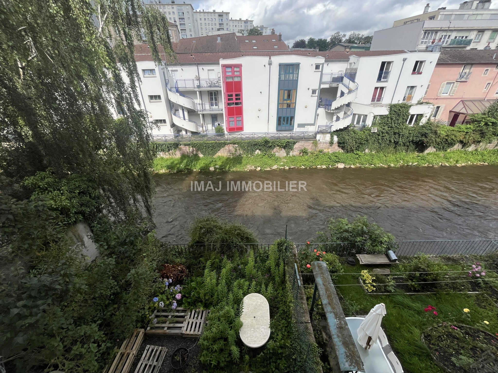 Immeuble locatif — photo 2