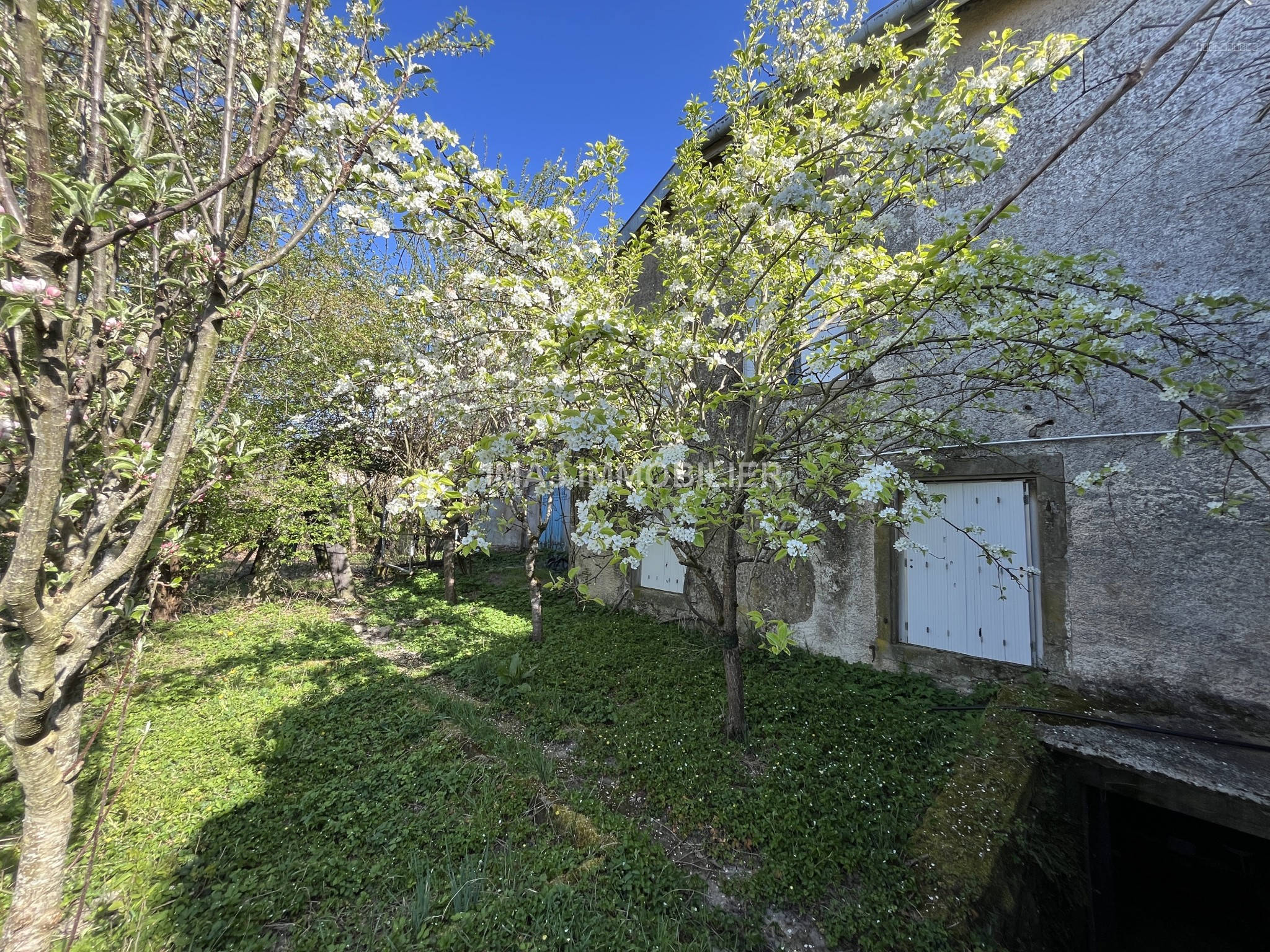 Maison à rénover - 10 pièces avec dépendances — photo 7