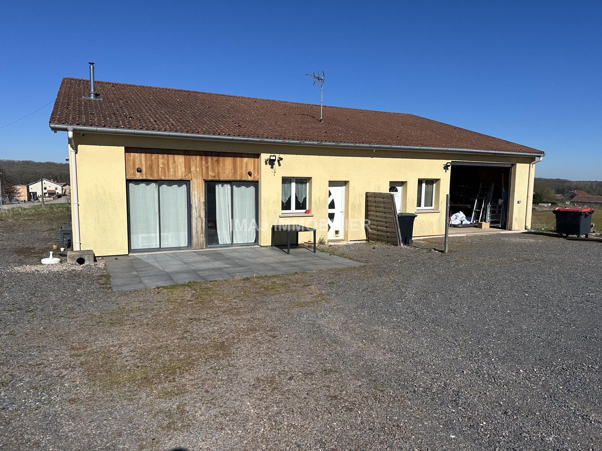 Bâtiment et Appartement — photo 6