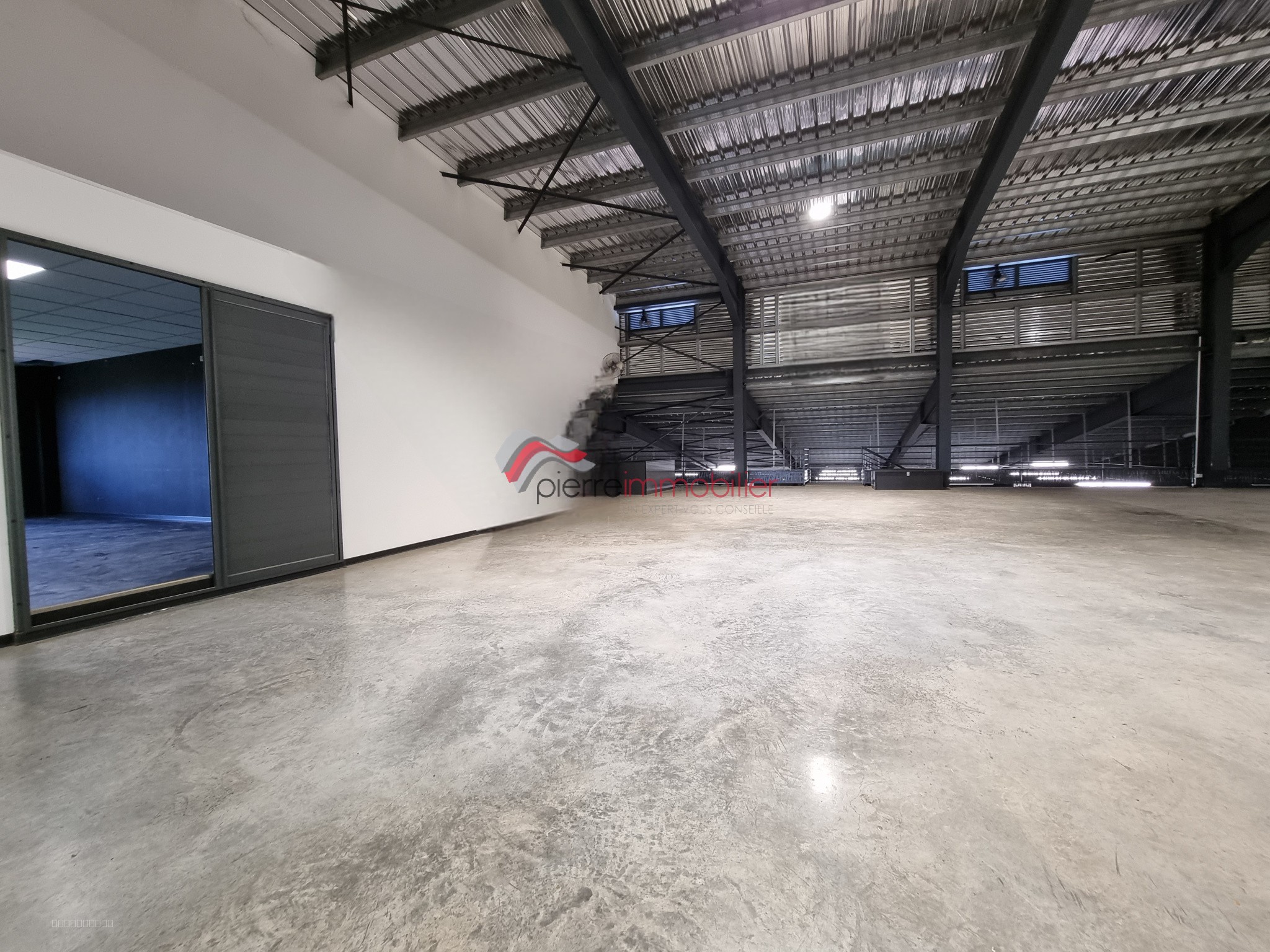 LOCAL 500 m2 EN ZI — photo 4
