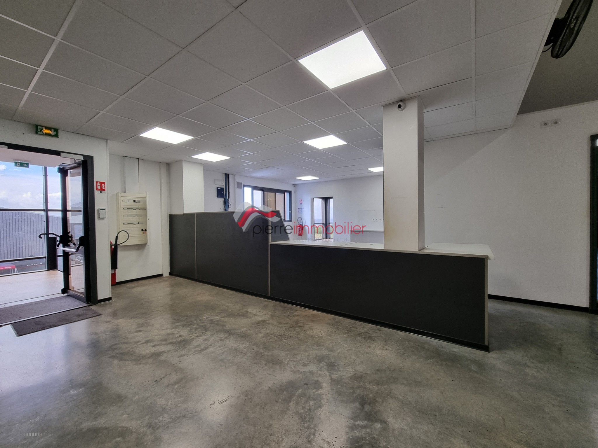 LOCAL 950 m2 EN ZI — photo 2