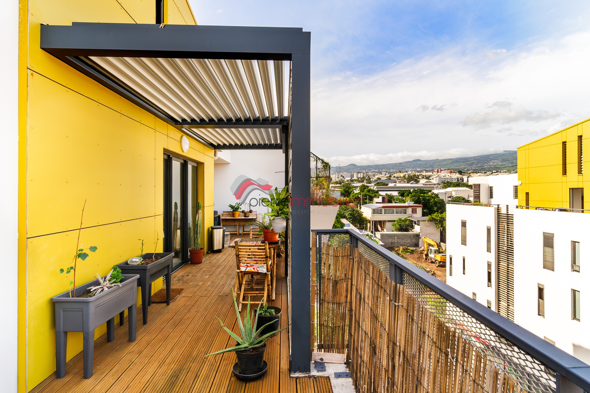 APPARTEMENT T4 DERNIER ETAGE VUE MER ET MONTAGNE — photo 5