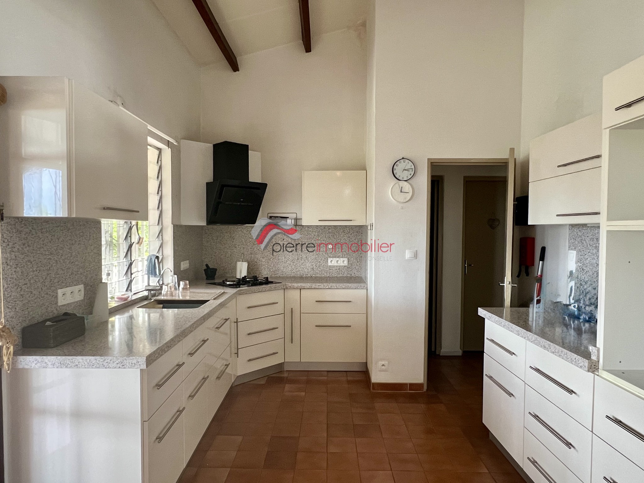 Maison T5 de plain-pied avec vue mer et montagne à vendre à La Rivière Saint-Louis — photo 5
