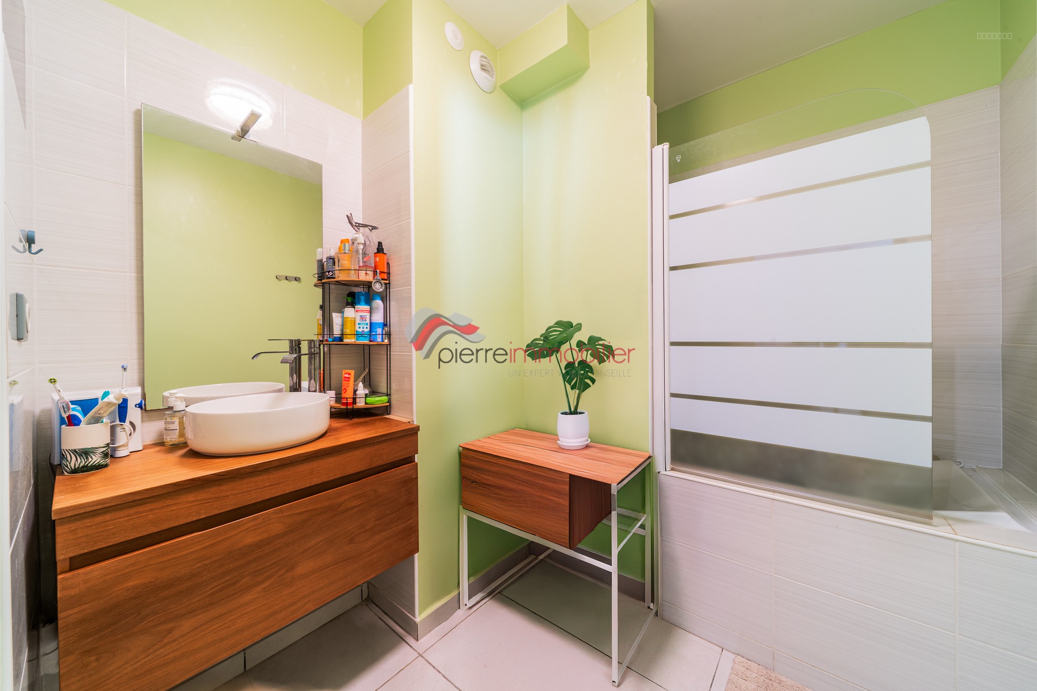 APPARTEMENT T4 DERNIER ETAGE VUE MER ET MONTAGNE — photo 3