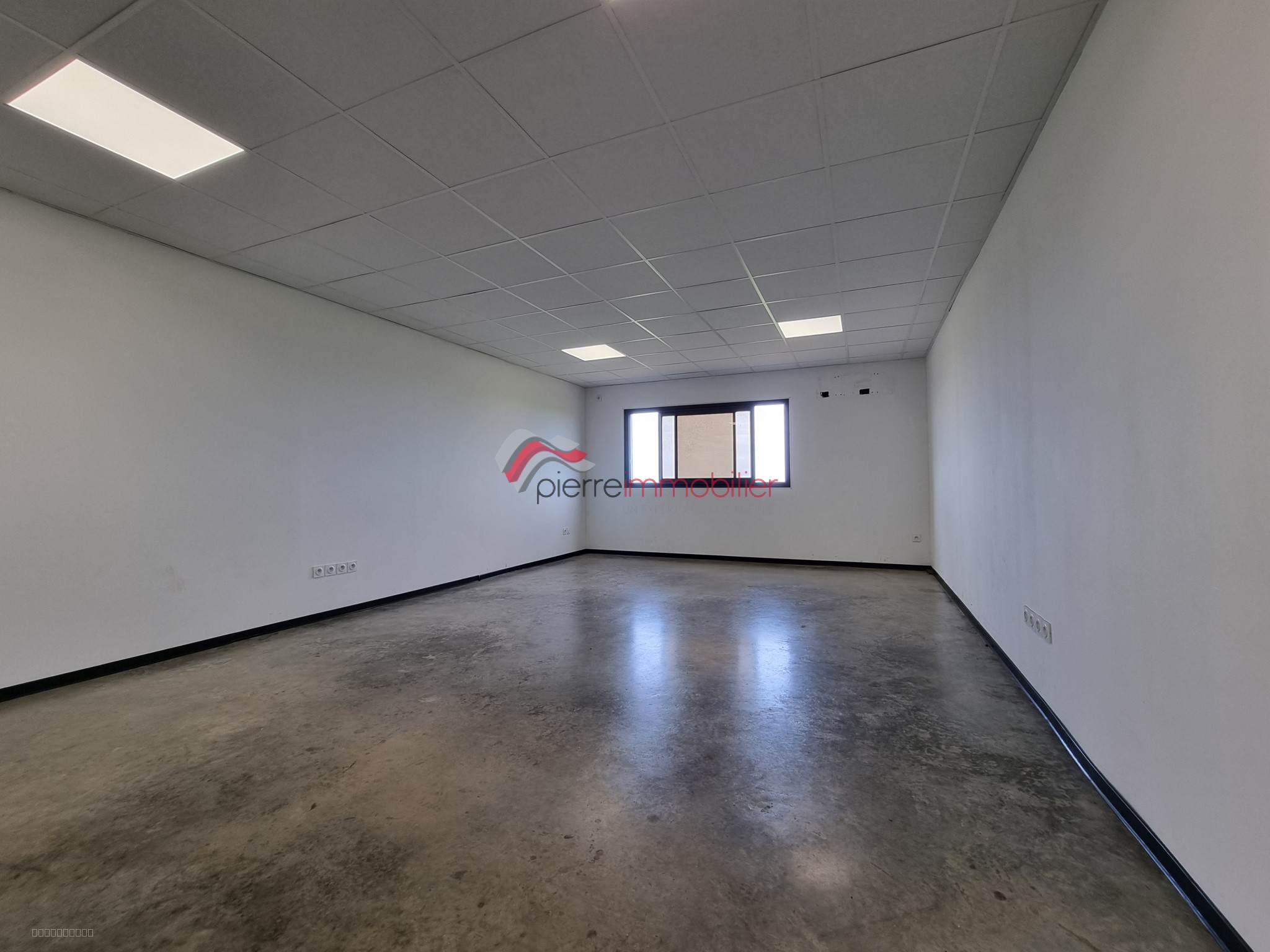 LOCAL 500 m2 EN ZI — photo 6