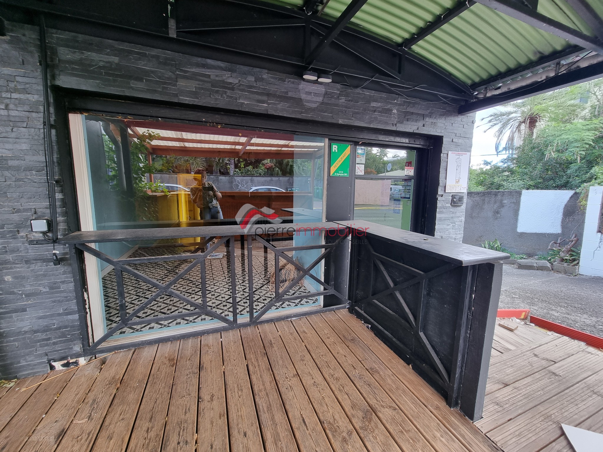 LOCAL 70 m2 avec petite terrasse — photo 6