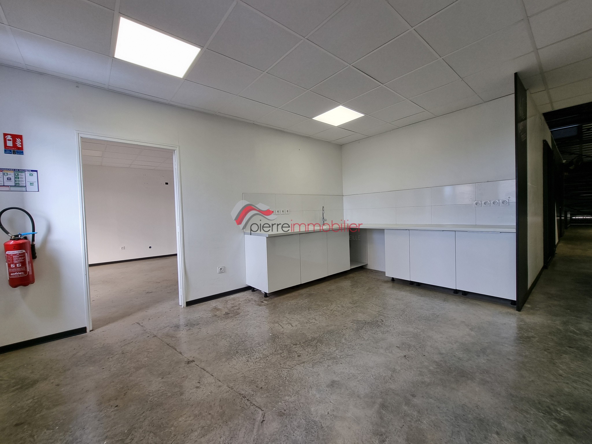 LOCAL 500 m2 EN ZI — photo 8