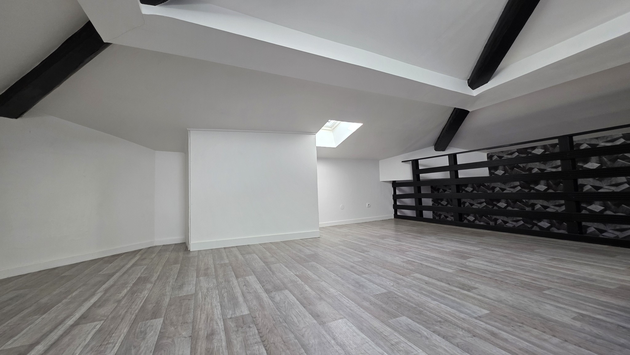 Appartement T1 + mezzanine et 2 places de parking — photo 7