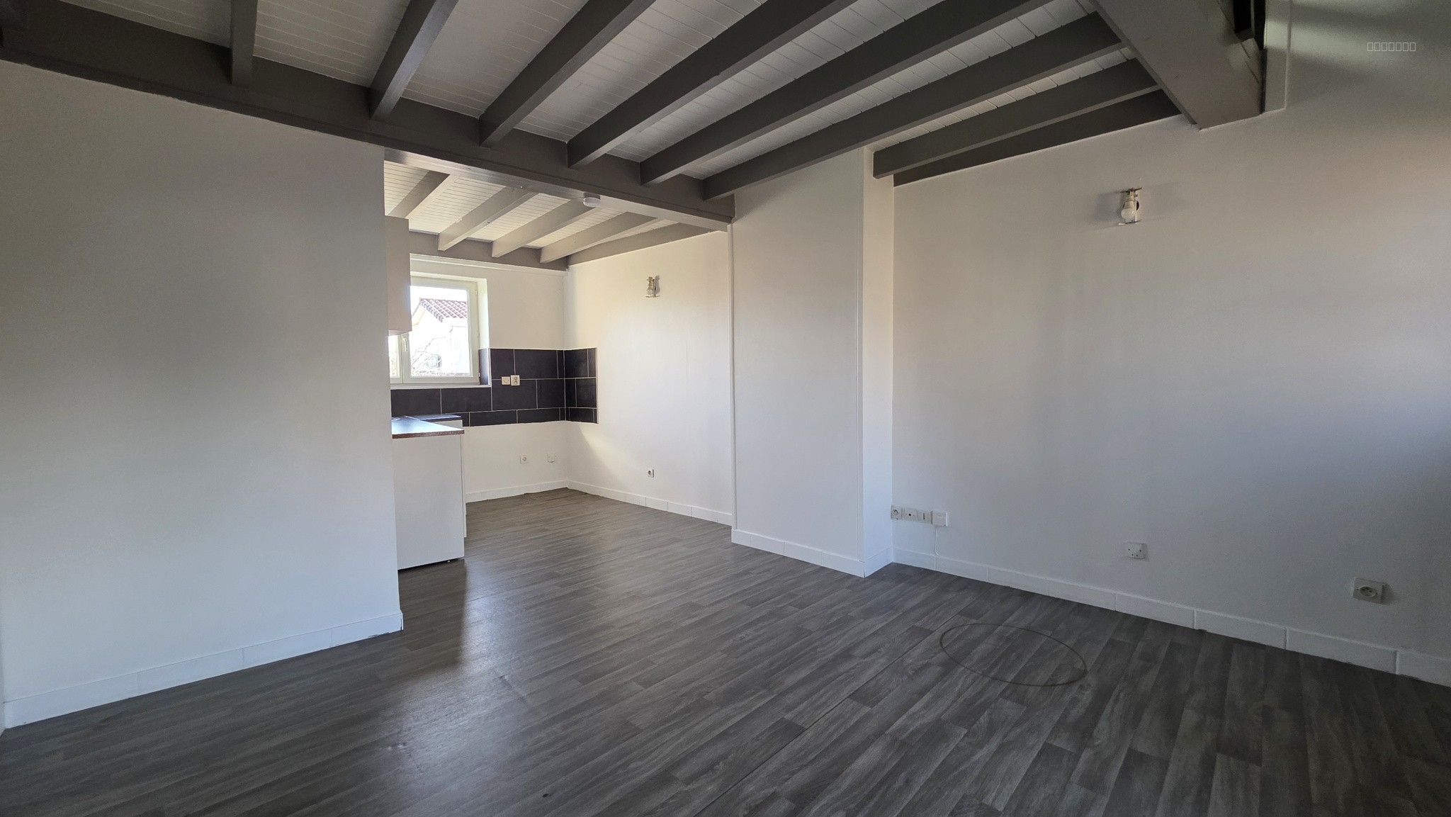 Appartement T1 + mezzanine et 2 places de parking — photo 3