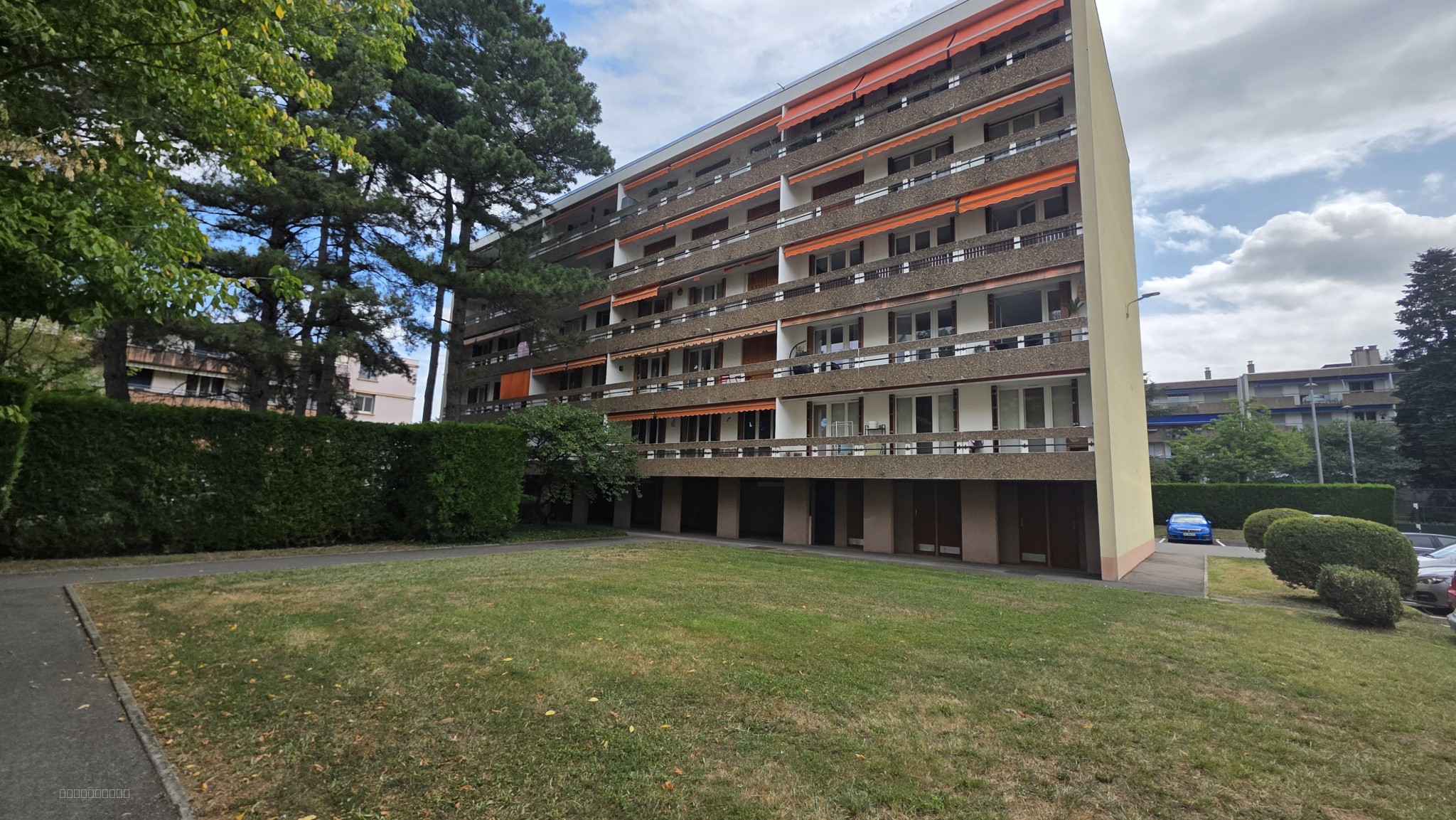 Appartement T3 de 62 m2 avec ascenseur, balcon et garage — photo 2