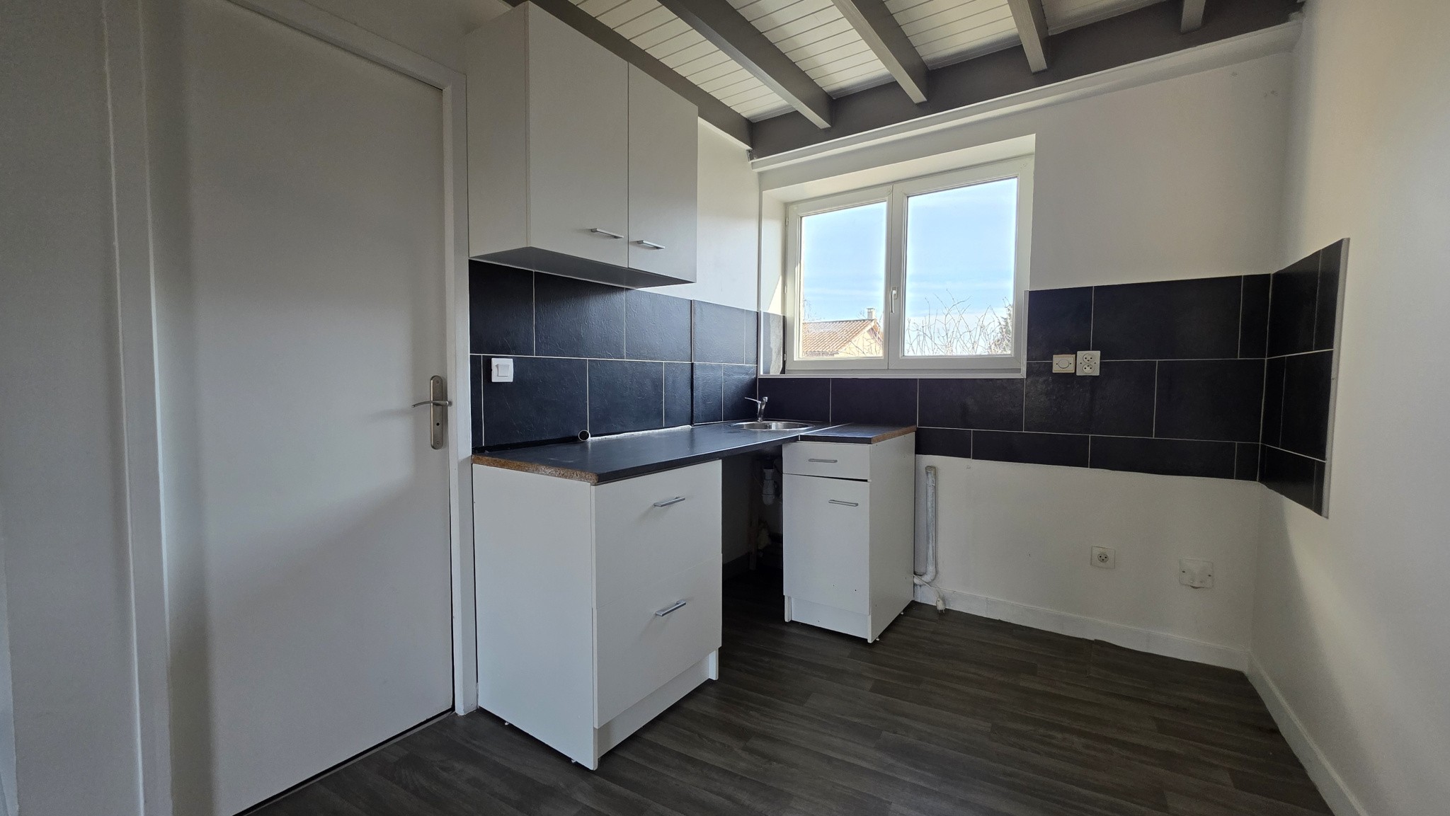 Appartement T1 + mezzanine et 2 places de parking — photo 2