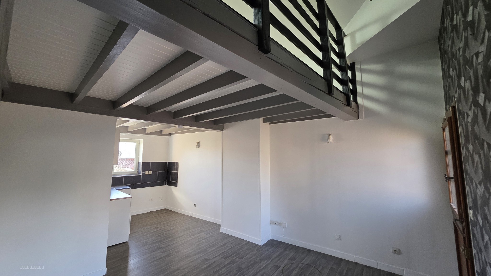 Appartement T1 + mezzanine et 2 places de parking — photo 6