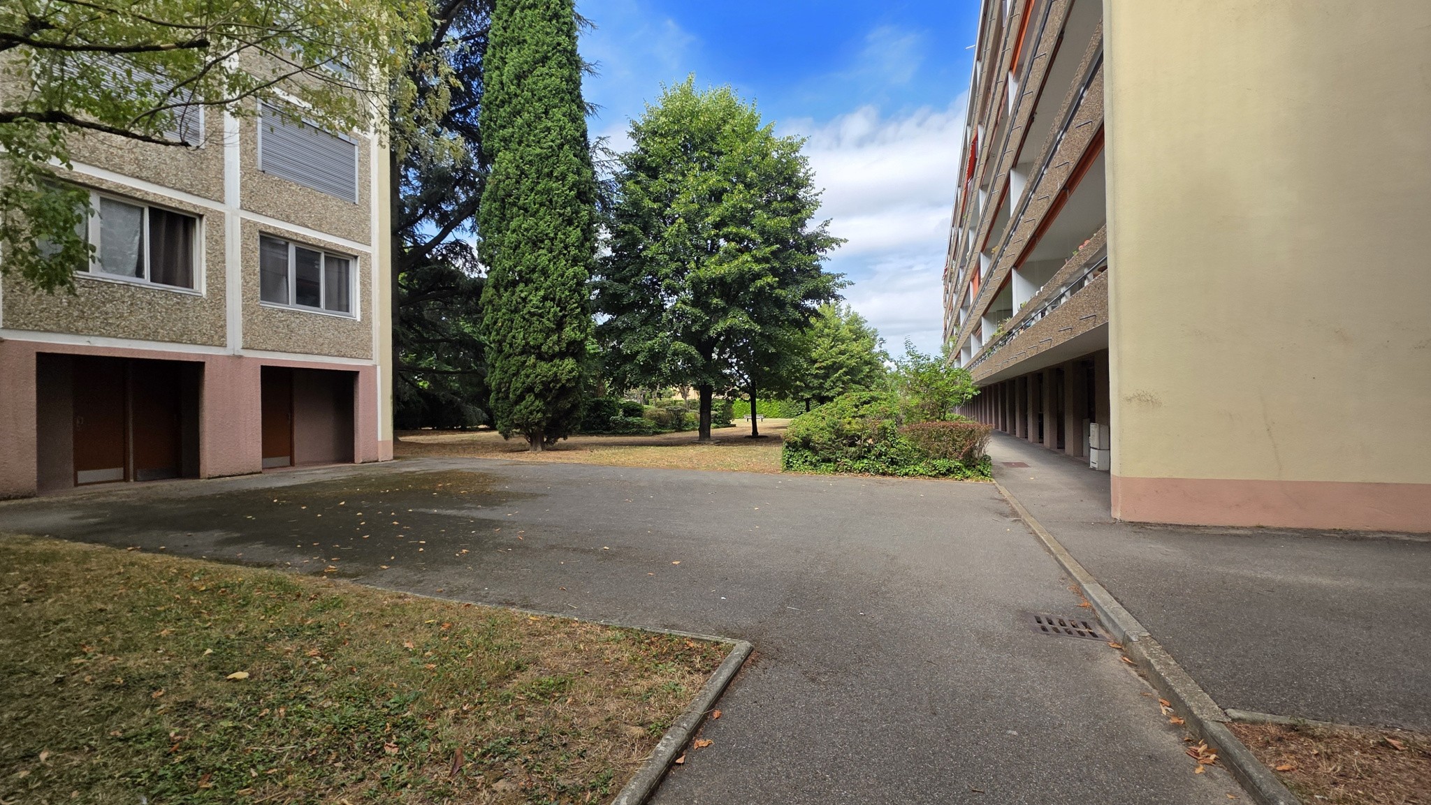 Appartement T3 de 62 m2 avec ascenseur, balcon et garage — photo 3