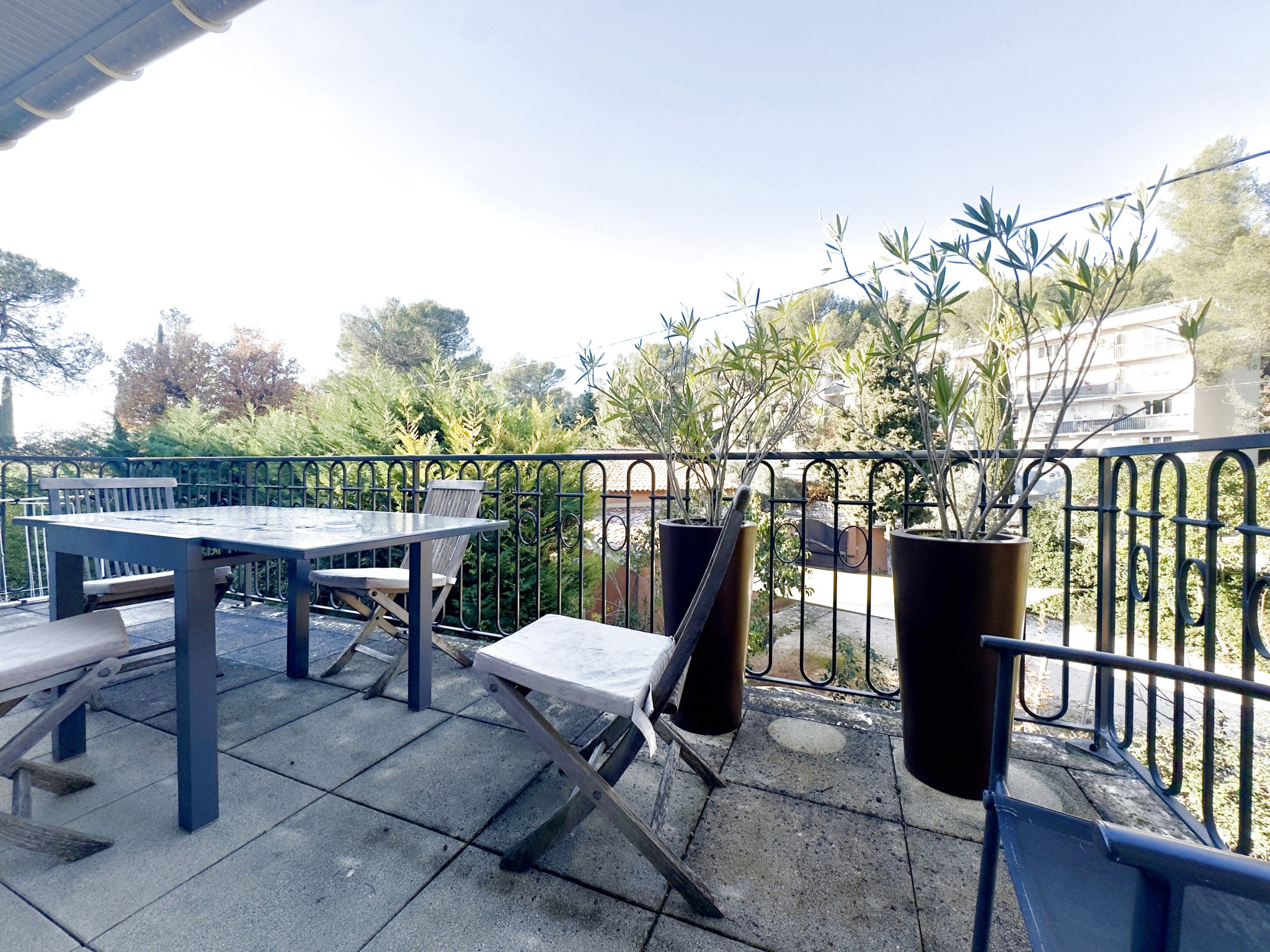Appartement T3, avec terrasse et parking extérieur et parking fermé. Dernier étage avec ascenseur — photo 3