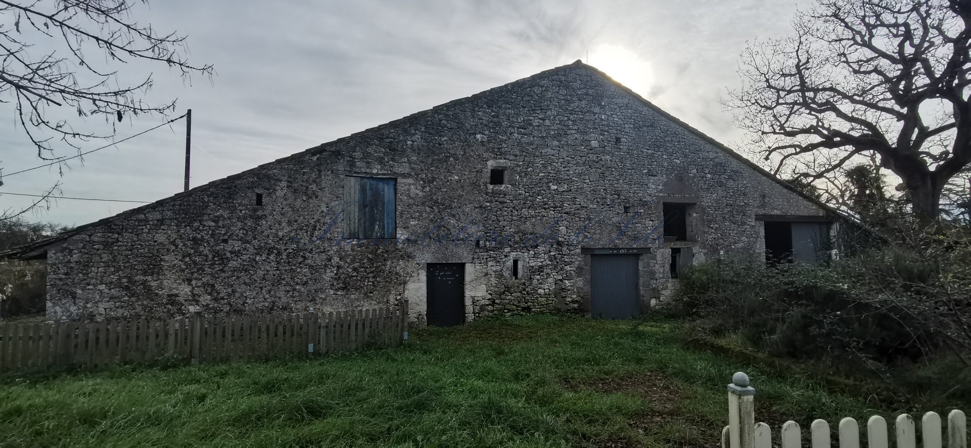 PROPRIETE DE CARACTERE — photo 19