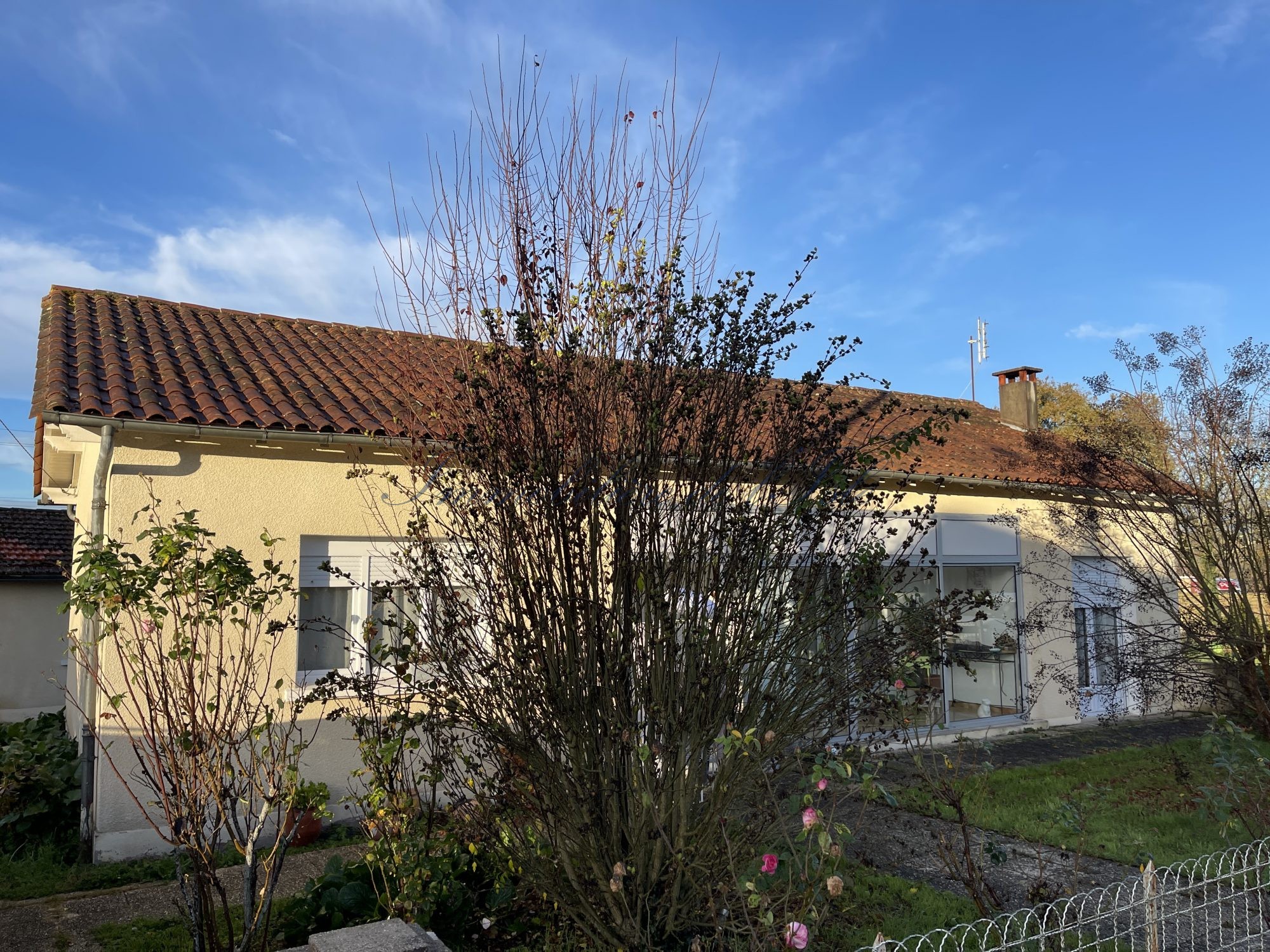 PLAIN-PIED AVEC GARAGE ET JARDIN — photo 17