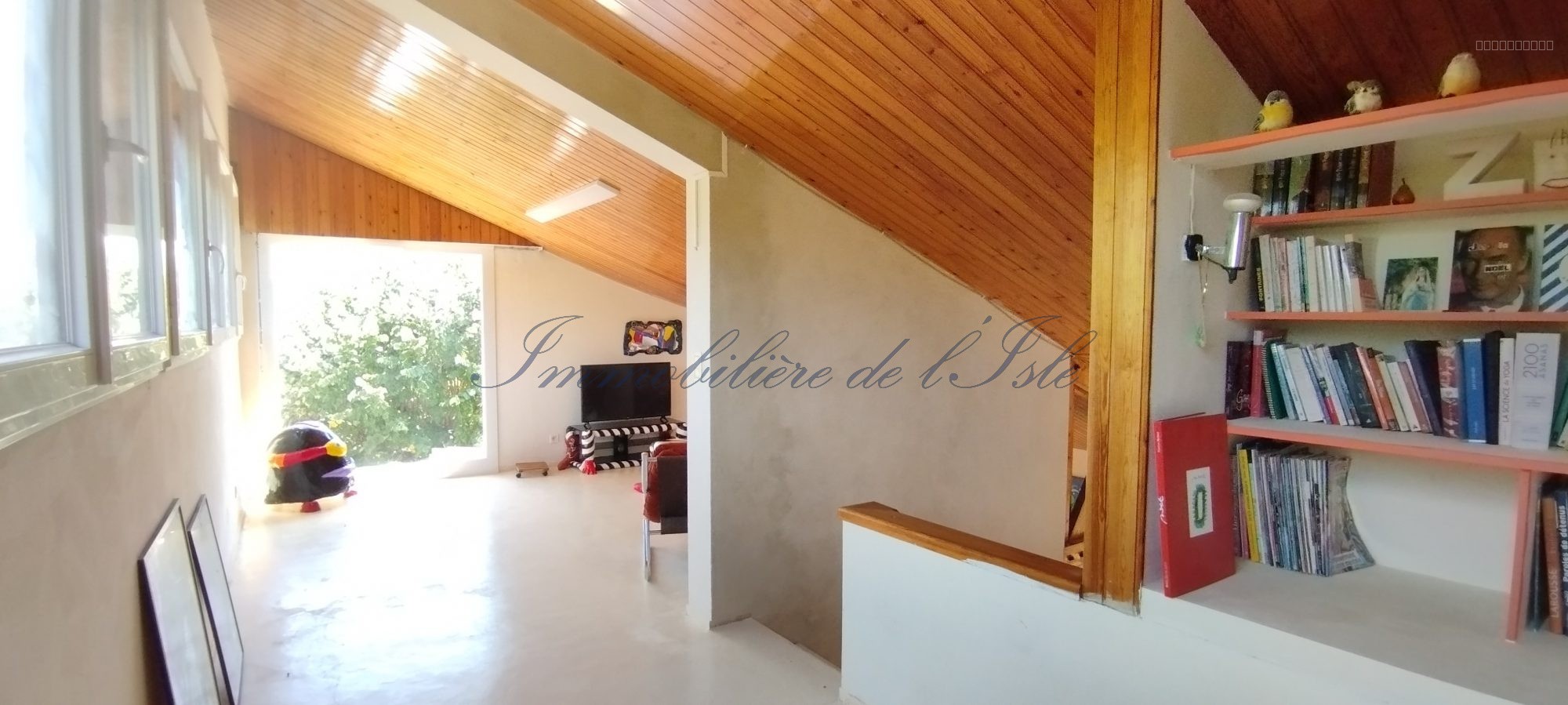 MAISON ATYPIQUE SPACIEUSE — photo 9