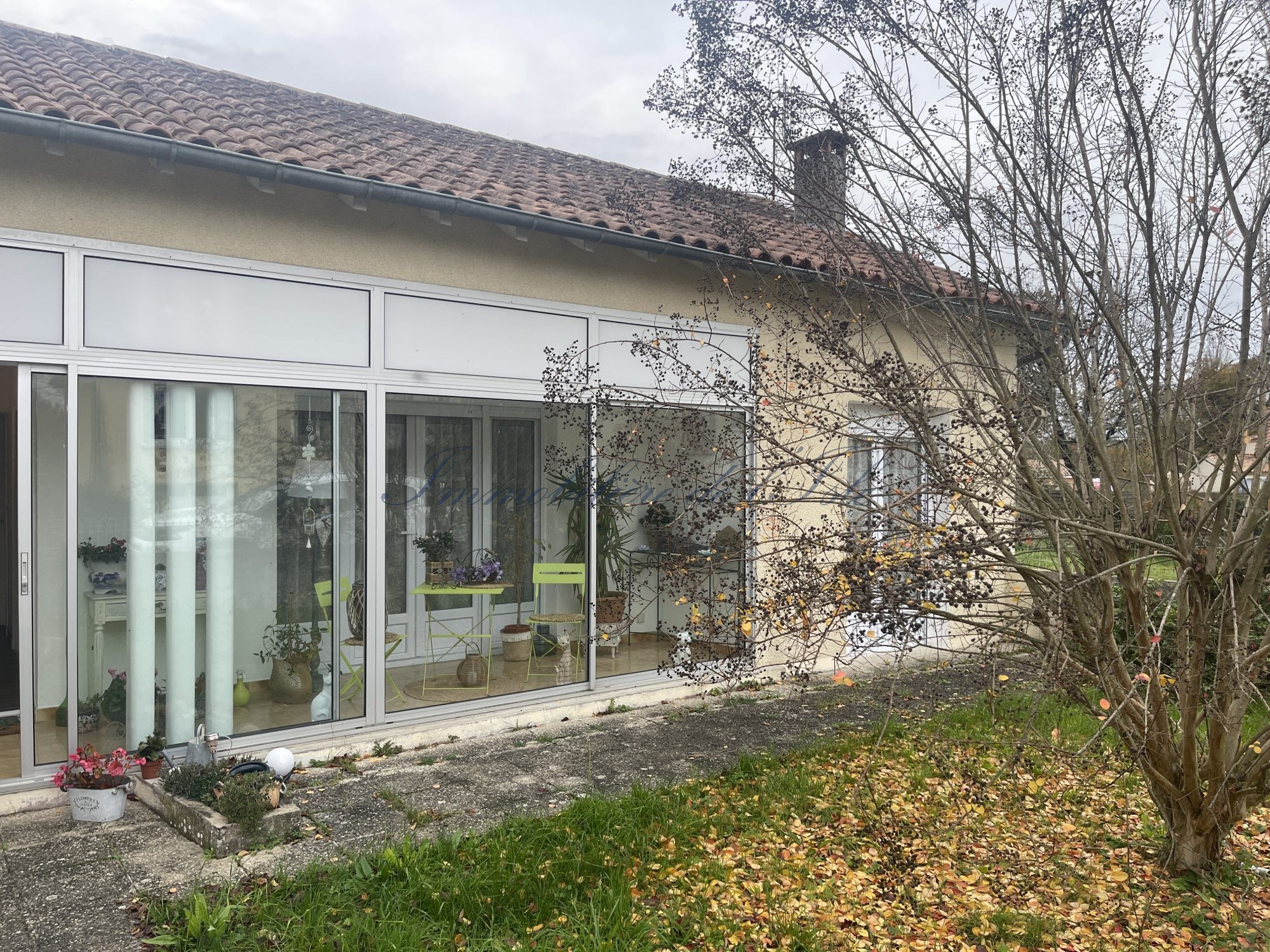 PLAIN-PIED AVEC GARAGE ET JARDIN — photo 12