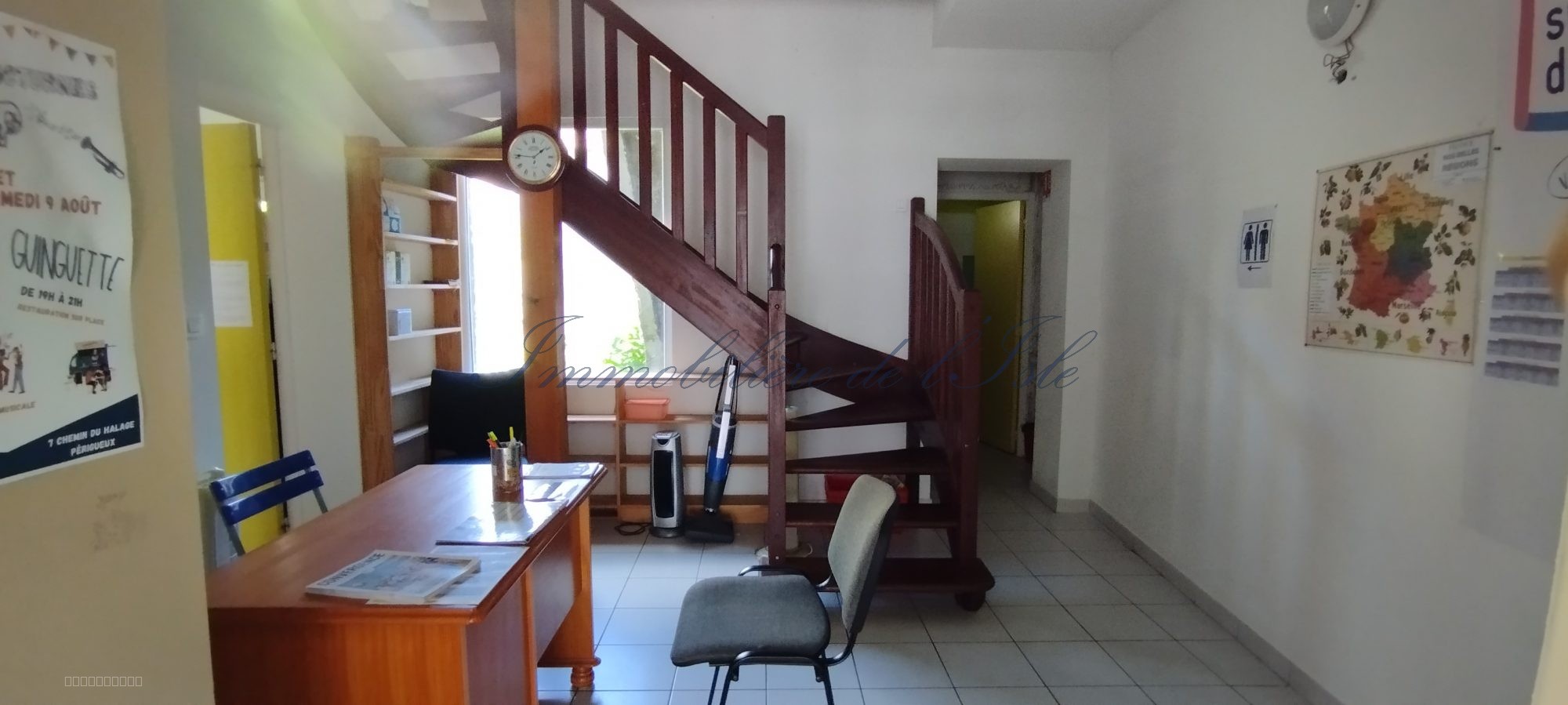 ENSEMBLE IMMOBILIER DE 285 M2 AVEC JARDIN - — photo 2