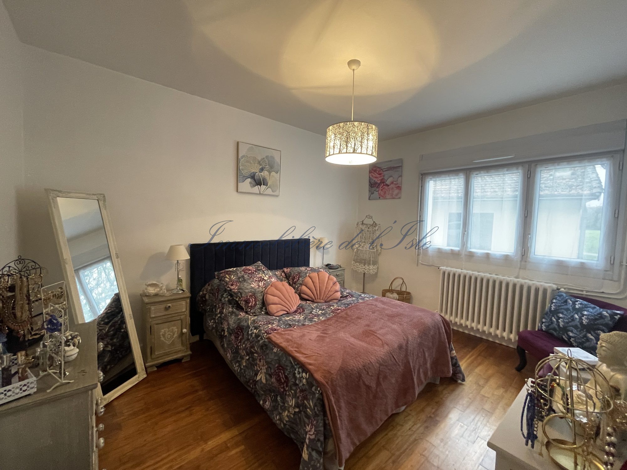PLAIN-PIED AVEC GARAGE ET JARDIN — photo 10