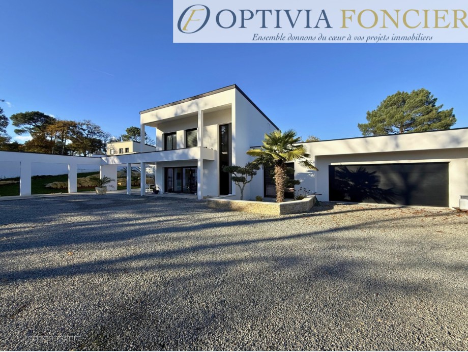 Exclusivité - Maison contemporaine T6 135 m2 - 2 722 m2 - Grand garage — photo 2