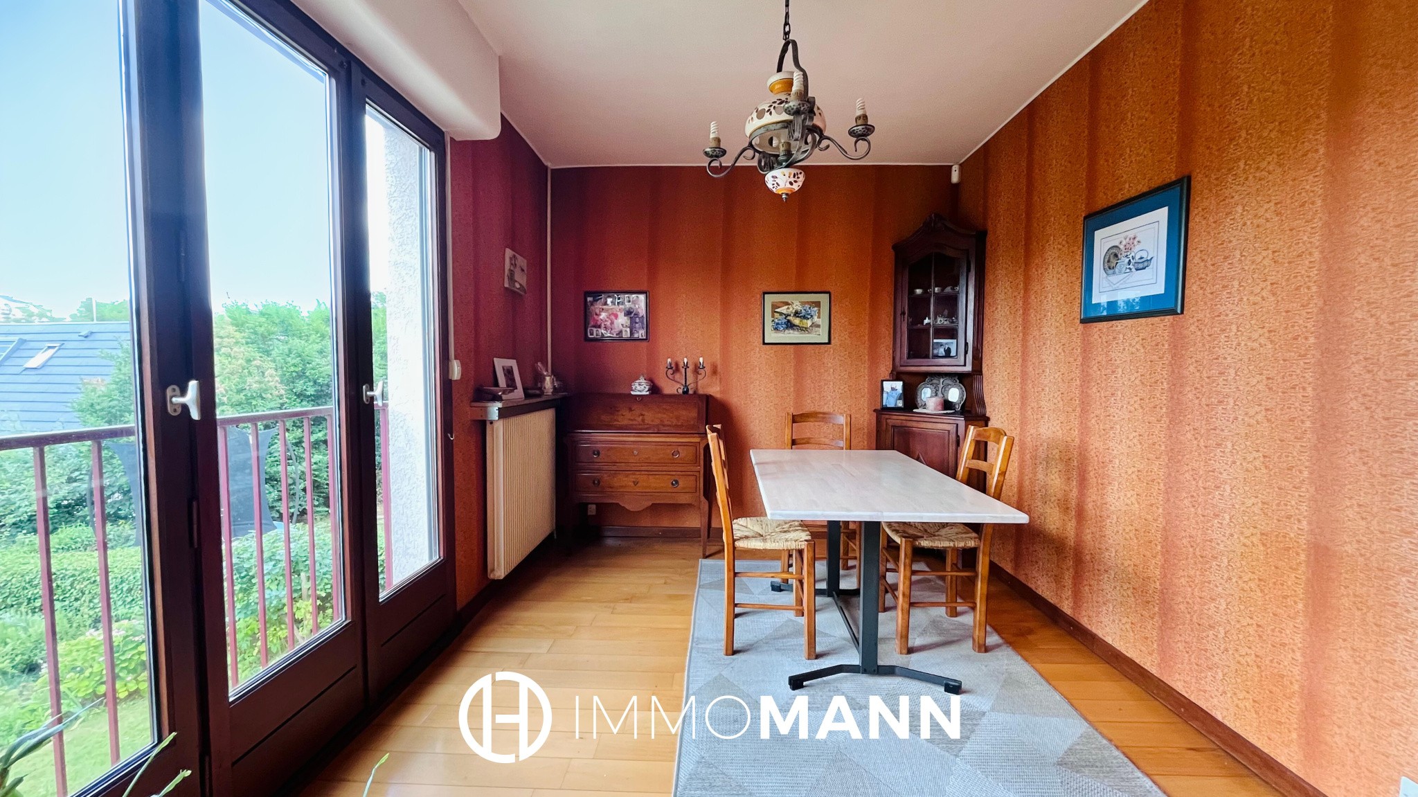 Maison familiale avec jardin, terrasse et garage — photo 14