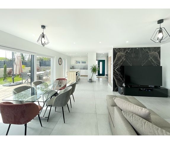 MAISON CONTEMPORAINE AVEC PISCINE — photo 3