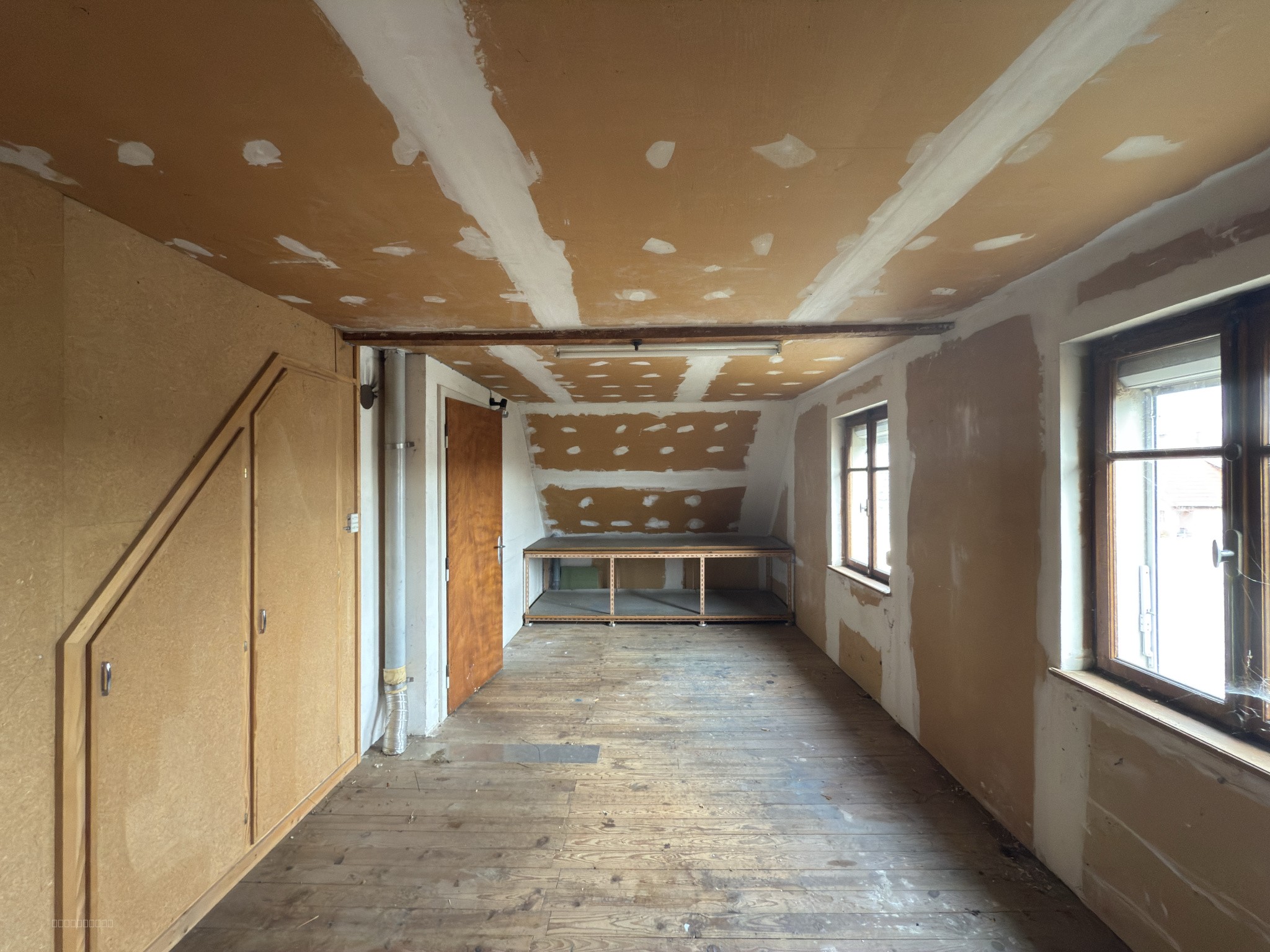 MAISON INDIVIDUELLE DE 125 m2 - 6 PIECES - A RENOVER — photo 10