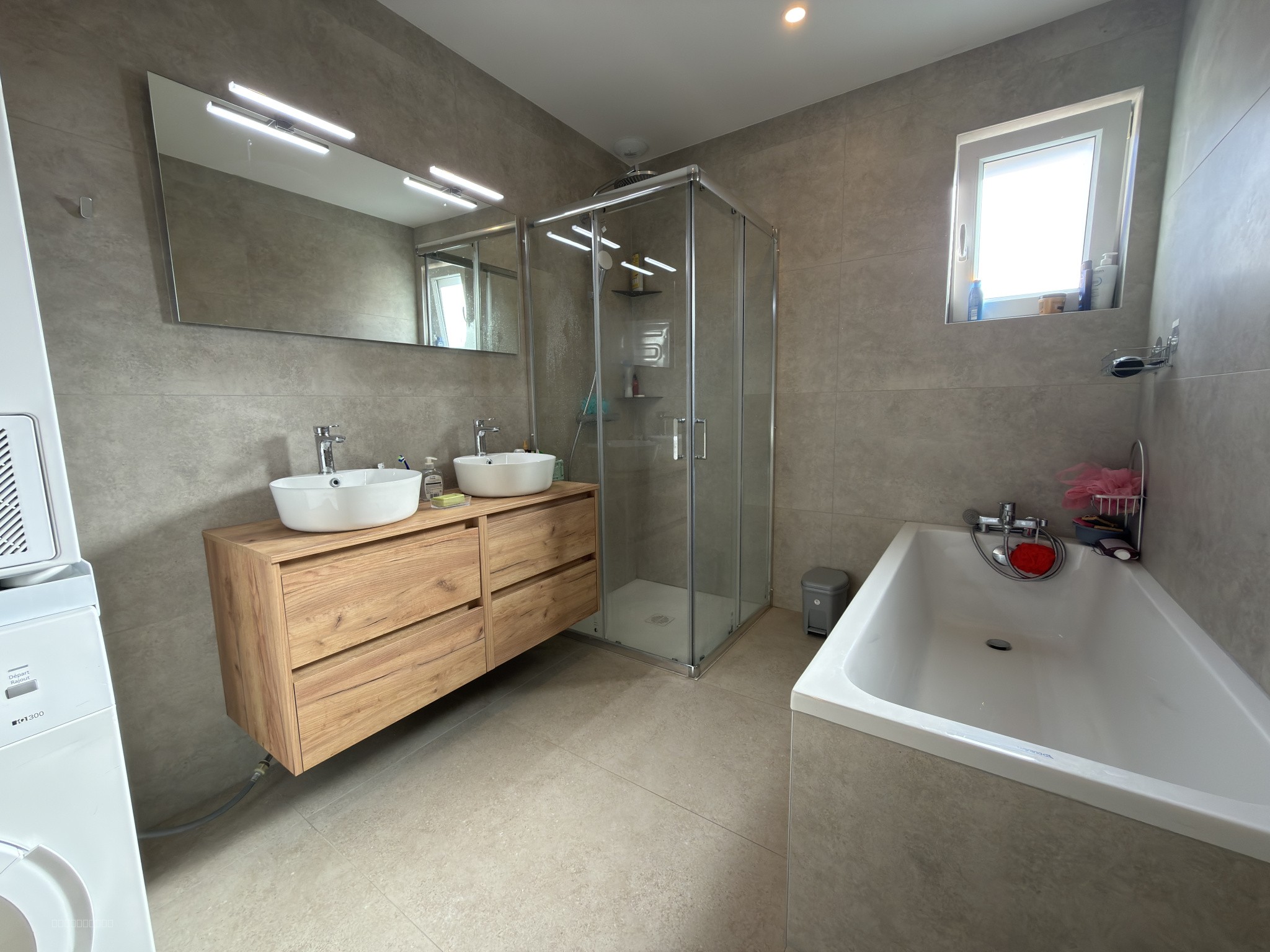MAISON MODERNE DE 135 M2 - 5 PIECES — photo 6
