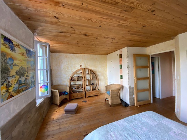 PONS centre ville 126 m2 habitables 3 chambres et jardin — photo 8