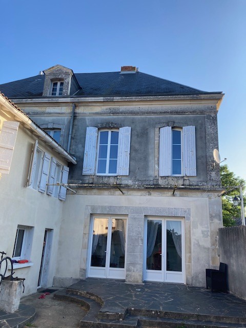 Demeure bourgeoise 277 m2 7 chambres CORME ROYAL — photo 15