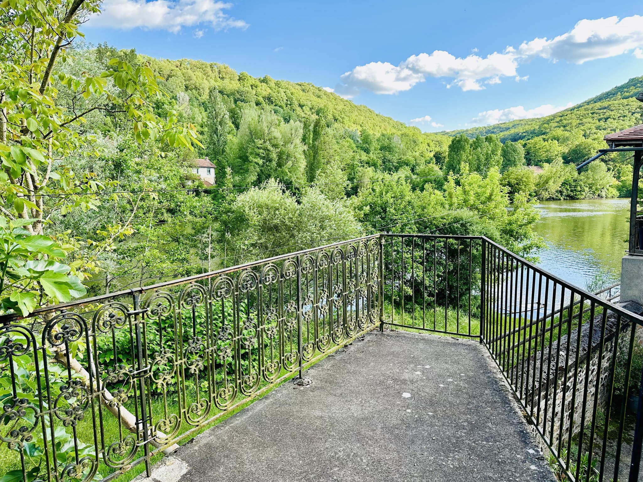 Propriété avec vue sur le Lot   3 habitations, gîtes en activité & accès privatif à la rivière — photo 3