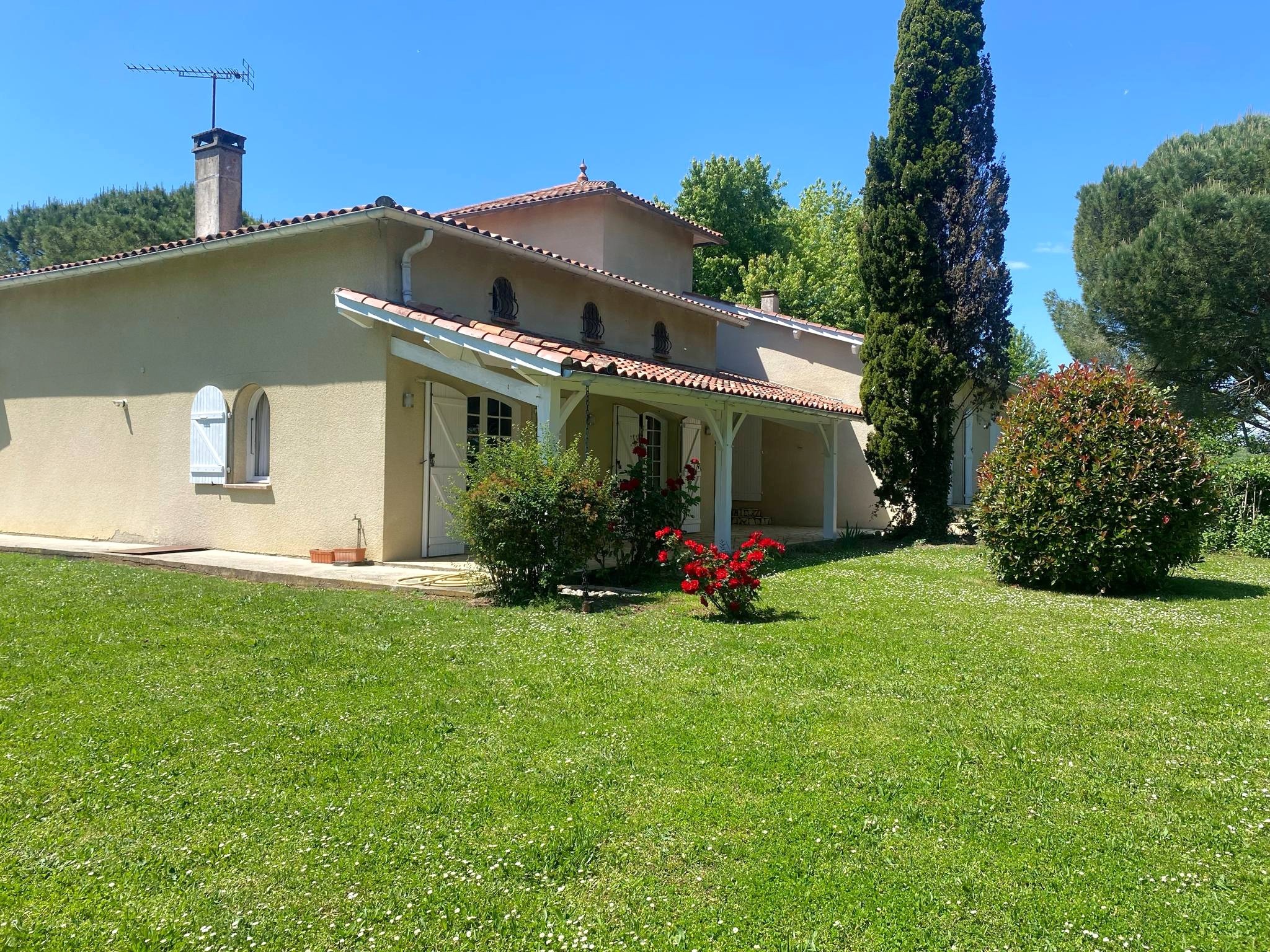 Grande Maison Familiale - LABASTIDE SAINT PIERRE — photo 10