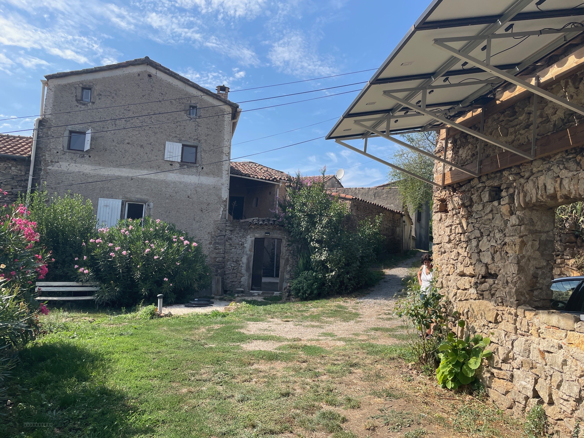 VENTE - MAS - 187 M2 - 5 PIECES - ST FOLRENT SUR AUZONNET — photo 2